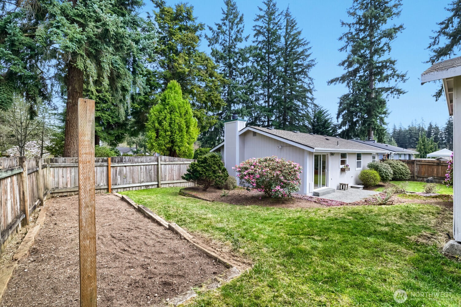 Everett, Washington, 98208, United States, 3 Bedrooms Bedrooms, ,1 BathroomBathrooms,Residential,For Sale,2036475
