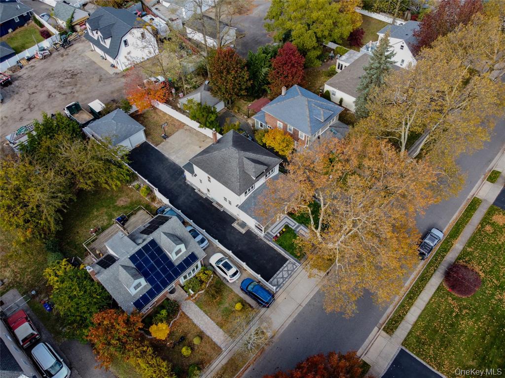 Amityville, New York, 11701, United States, 6 Bedrooms Bedrooms, ,3 BathroomsBathrooms,Residential,For Sale,1989653