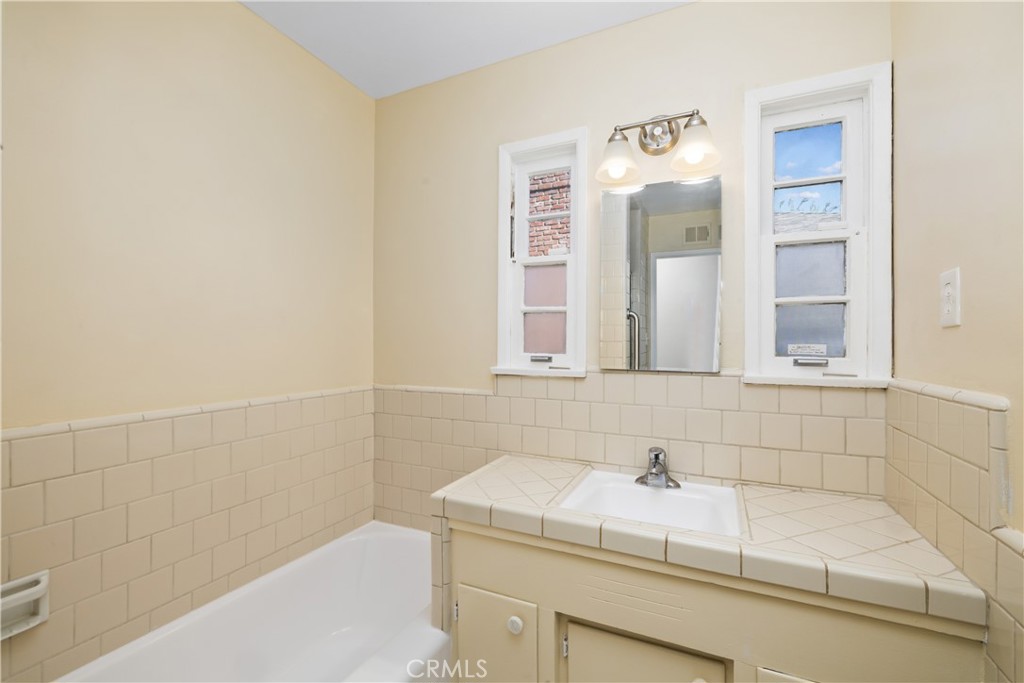 Temple City, California, 91780, United States, 2 Bedrooms Bedrooms, ,1 BathroomBathrooms,Residential,For Sale,1986228