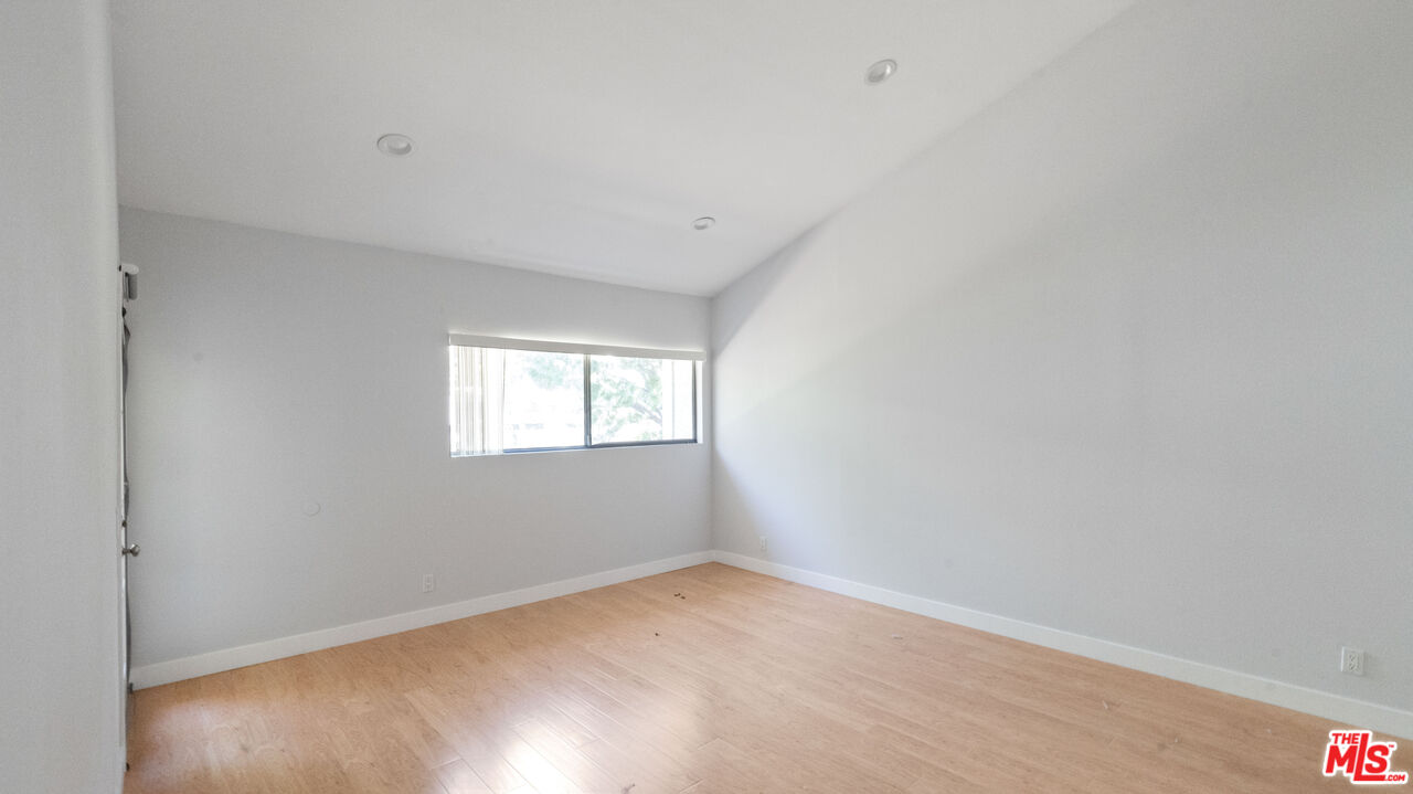 Pacific Palisades, California, 90272, United States, 2 Bedrooms Bedrooms, ,3 BathroomsBathrooms,Residential,For Sale,1950825
