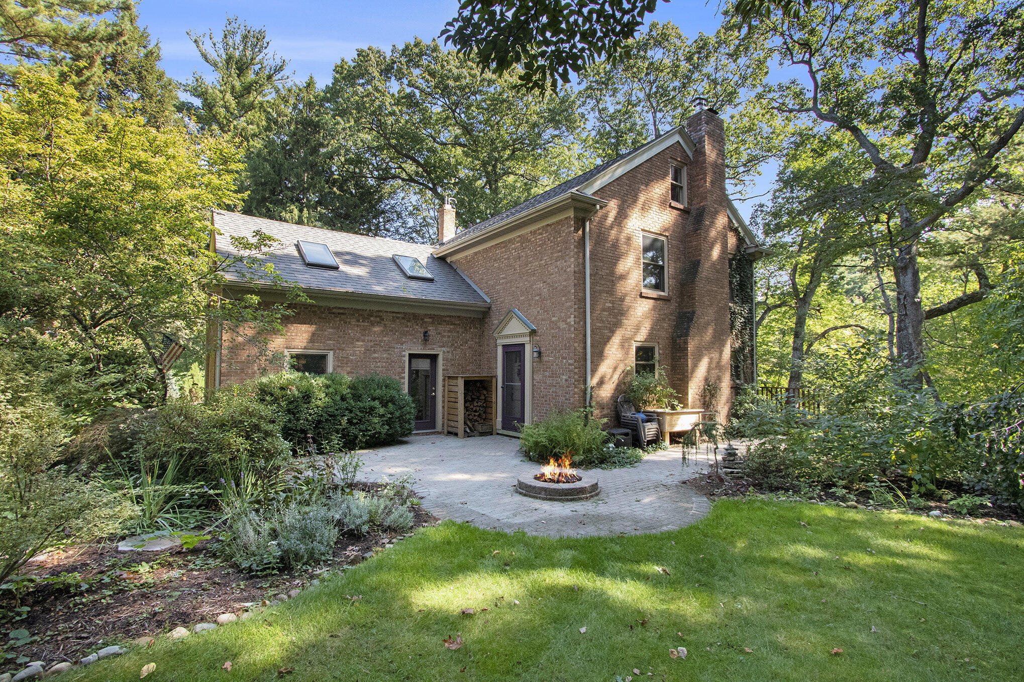 St. Joseph, Michigan, 49085, United States, 5 Bedrooms Bedrooms, ,4 BathroomsBathrooms,Residential,For Sale,1960550