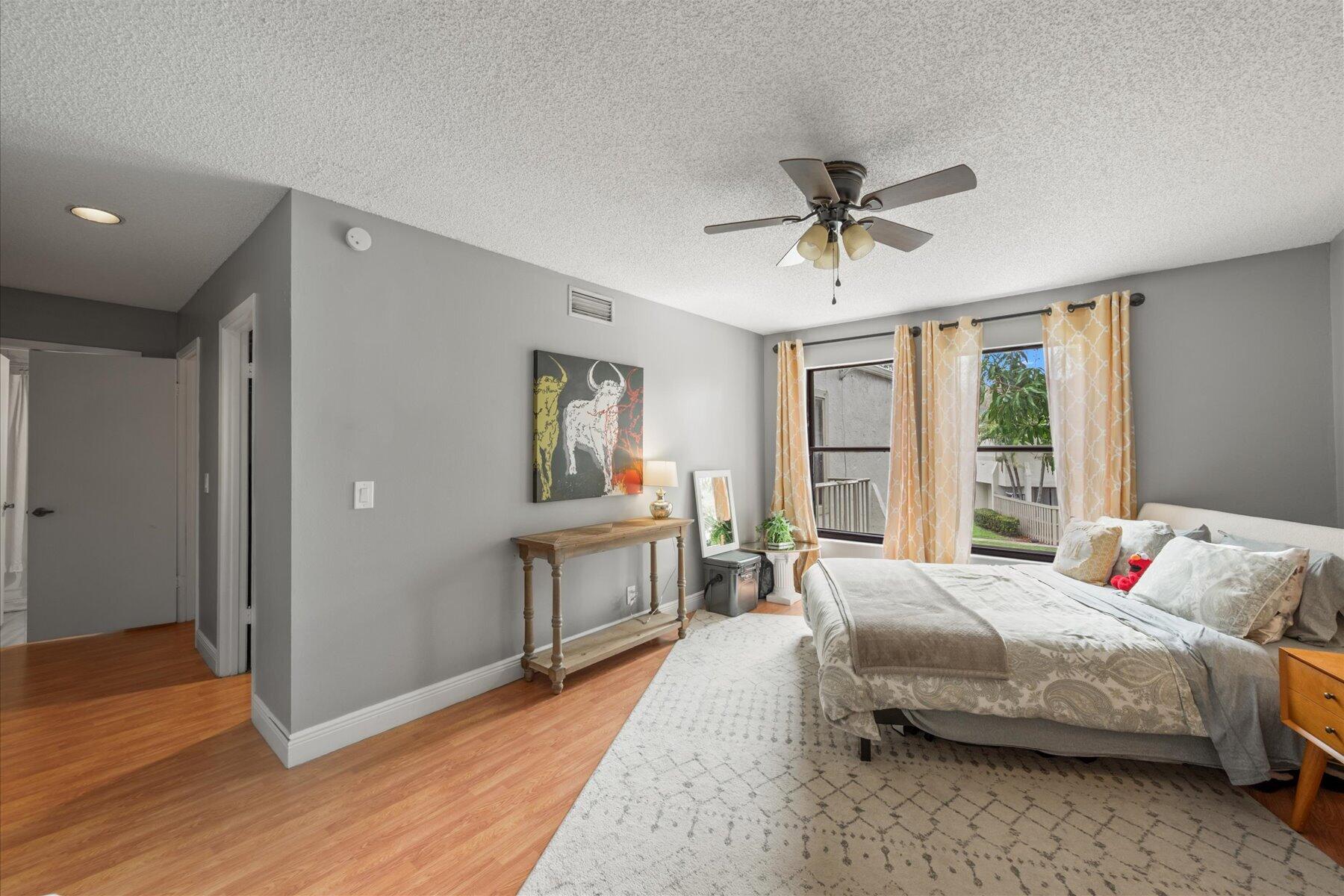  12126 Regal Court E - 物件實景