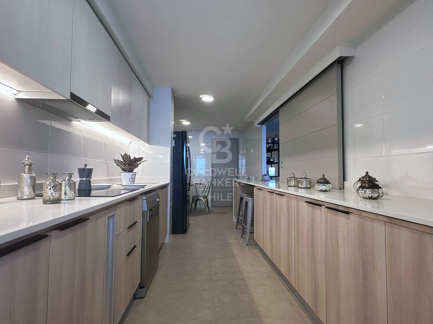 Vitacura, Chile, 4 Bedrooms Bedrooms, ,4 BathroomsBathrooms,Residential,For Sale,1927454