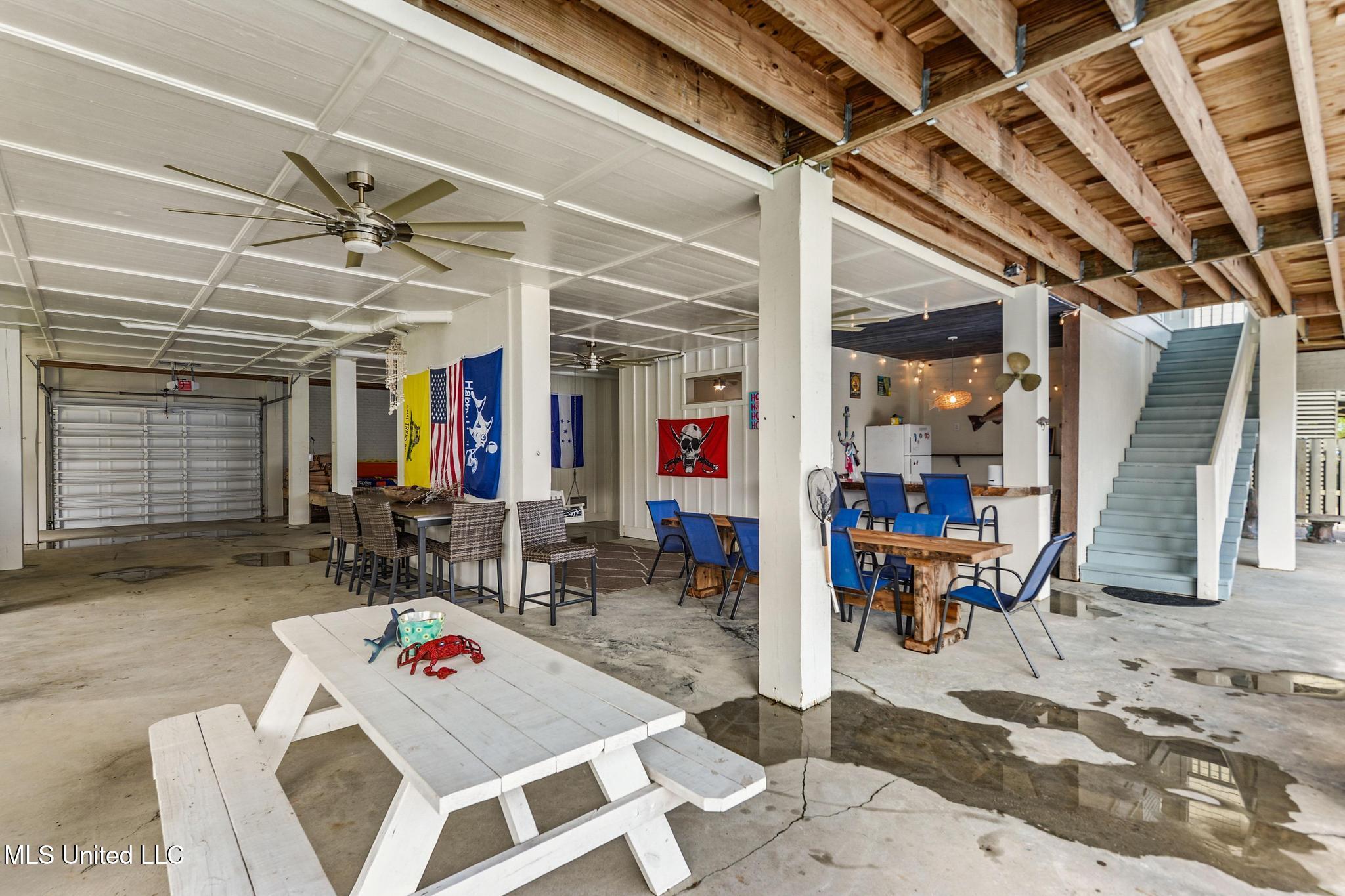 Pass Christian, Mississippi, 39571, United States, 5 Bedrooms Bedrooms, ,7 BathroomsBathrooms,Residential,For Sale,1989157