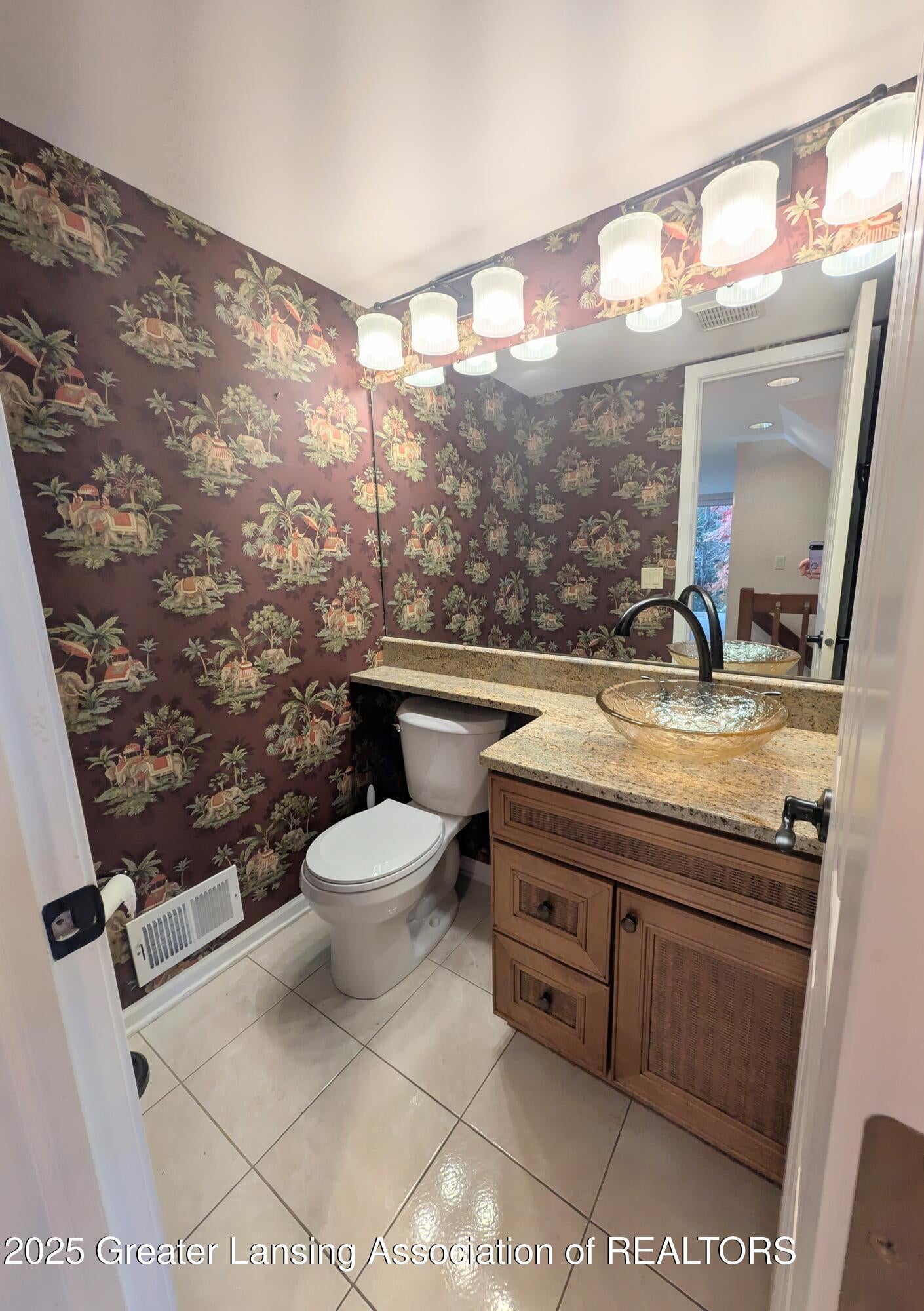 Haslett, Michigan, 48840, United States, 4 Bedrooms Bedrooms, ,4 BathroomsBathrooms,Residential,For Sale,1988994