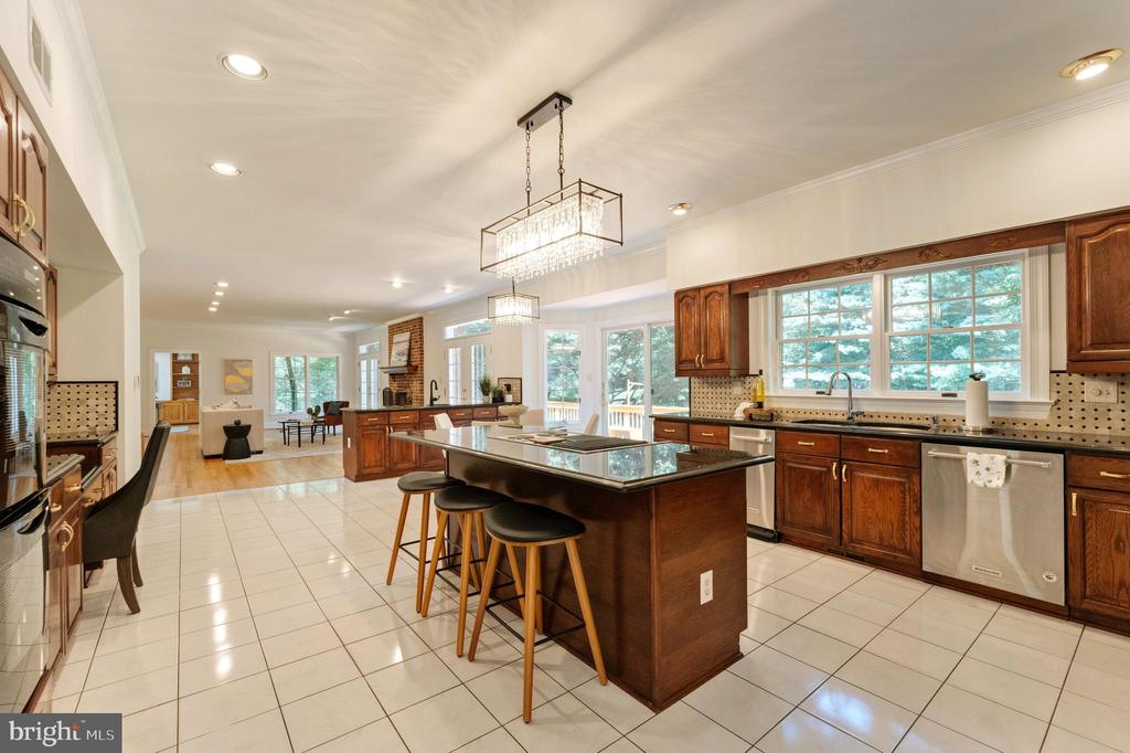 Great Falls, Virginia, 22066, United States, 5 Bedrooms Bedrooms, ,5 BathroomsBathrooms,Residential,For Sale,1900616