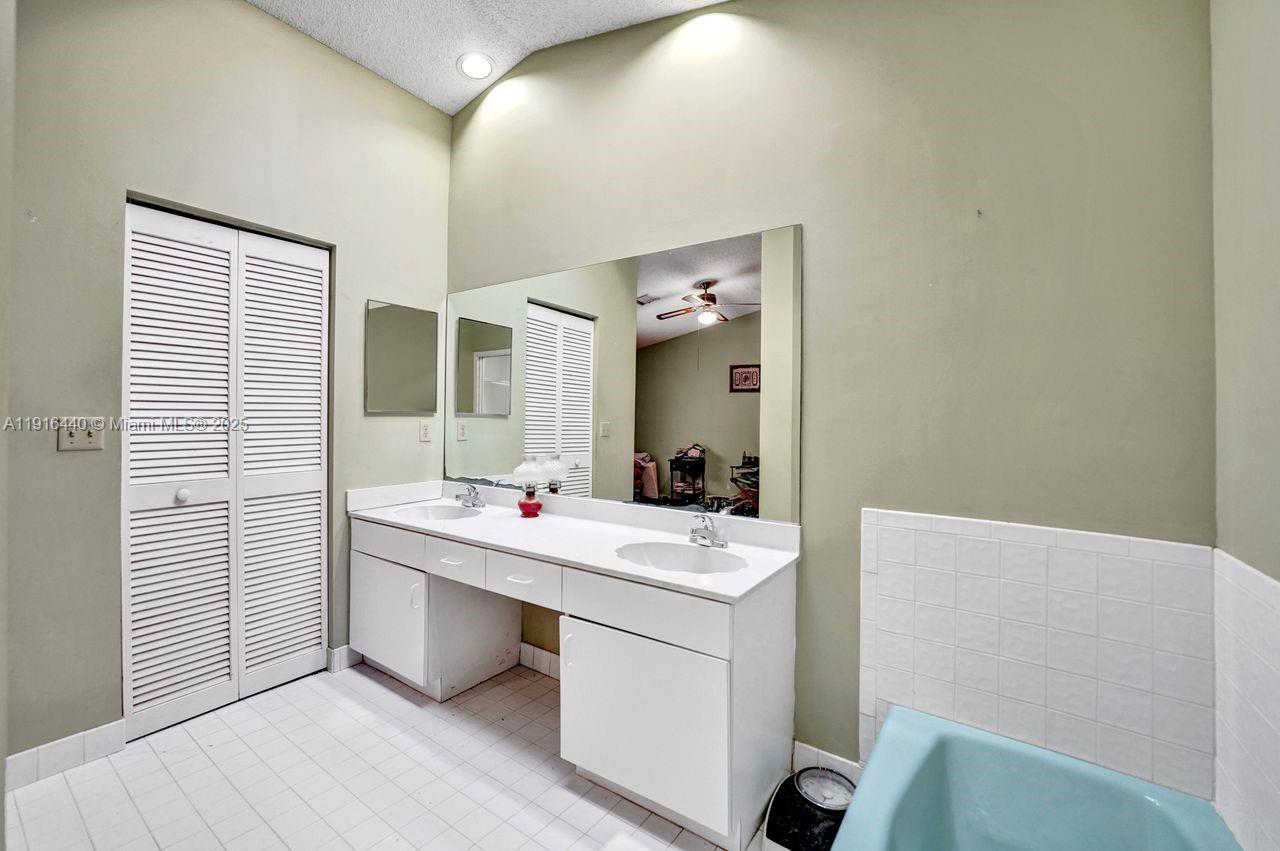 Miramar, Florida, 33025, United States, 3 Bedrooms Bedrooms, ,2 BathroomsBathrooms,Residential,For Sale,1996161