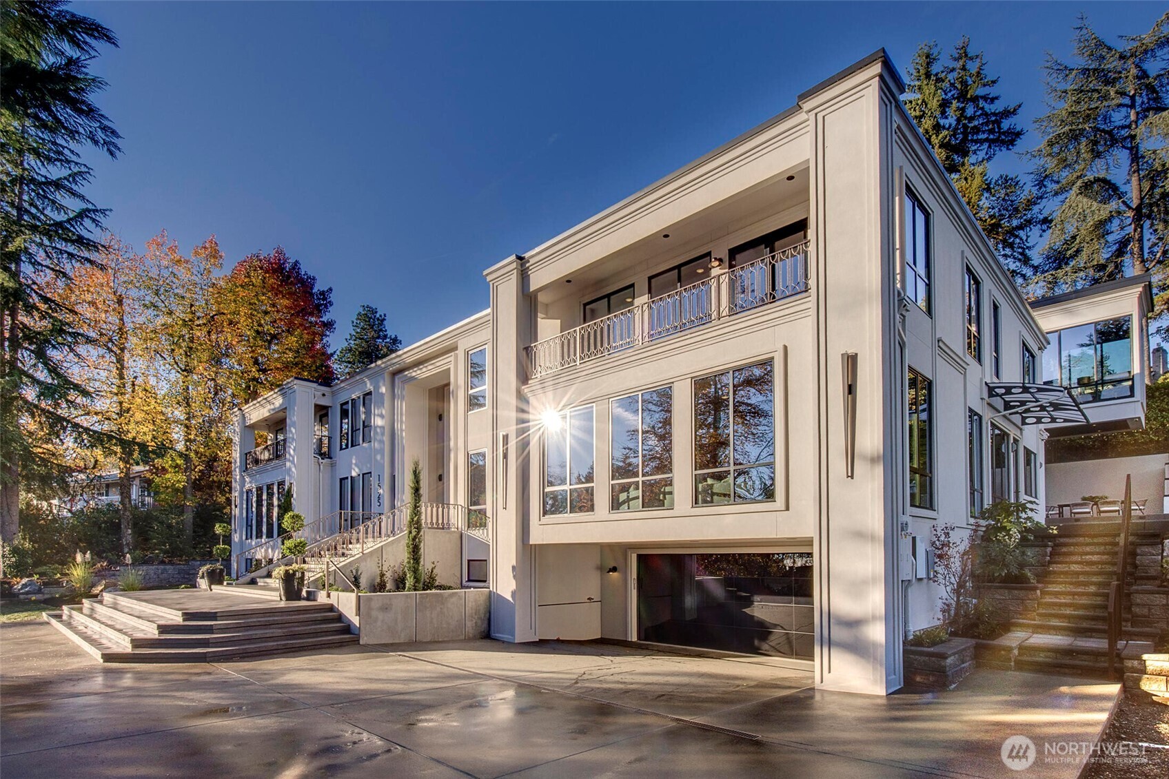 Medina, Washington, 98039, United States, 5 Bedrooms Bedrooms, ,6 BathroomsBathrooms,Residential,For Sale,1897136