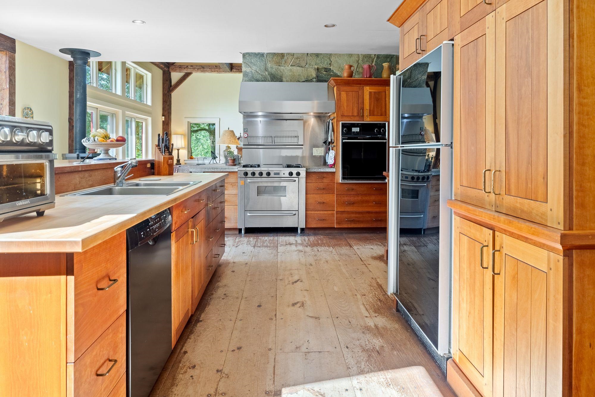 Orford, New Hampshire, 03777, United States, 3 Bedrooms Bedrooms, ,3 BathroomsBathrooms,Residential,For Sale,1908453