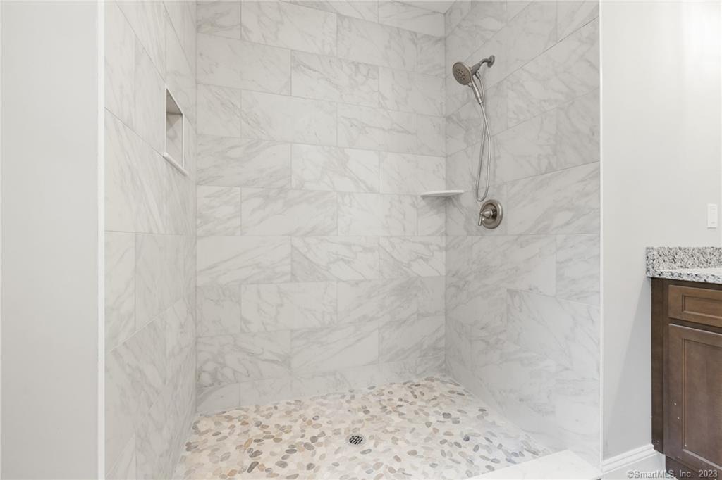 East Hampton, Connecticut, 06424, United States, 3 Bedrooms Bedrooms, ,2 BathroomsBathrooms,Residential,For Sale,1998442