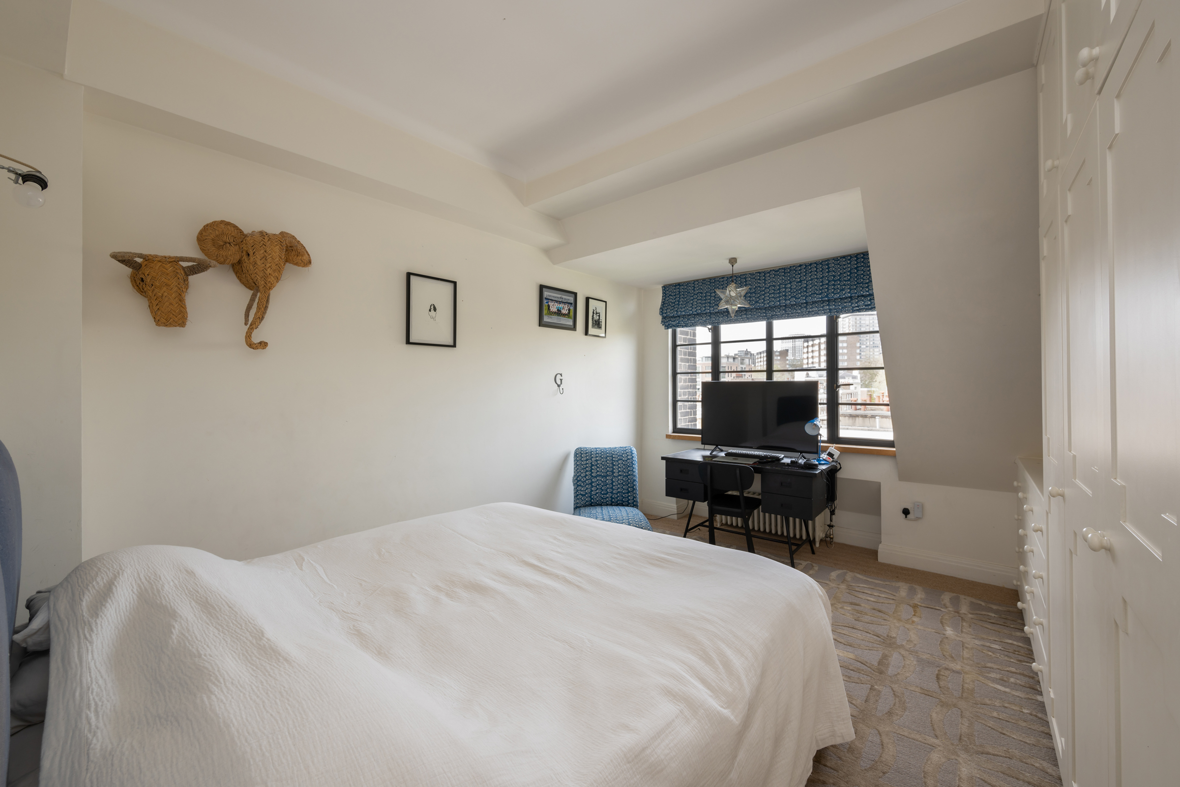  Fabulous fifth floor four bedroom apartment - 物件實景