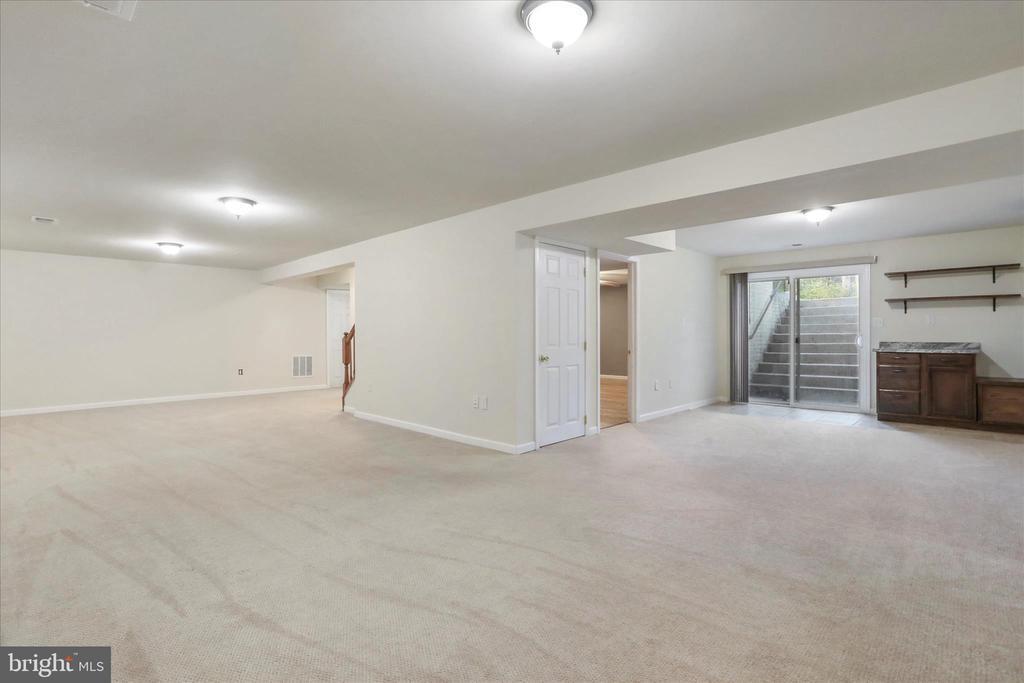 Bunker Hill, West Virginia, 25413, United States, 4 Bedrooms Bedrooms, ,4 BathroomsBathrooms,Residential,For Sale,1991457