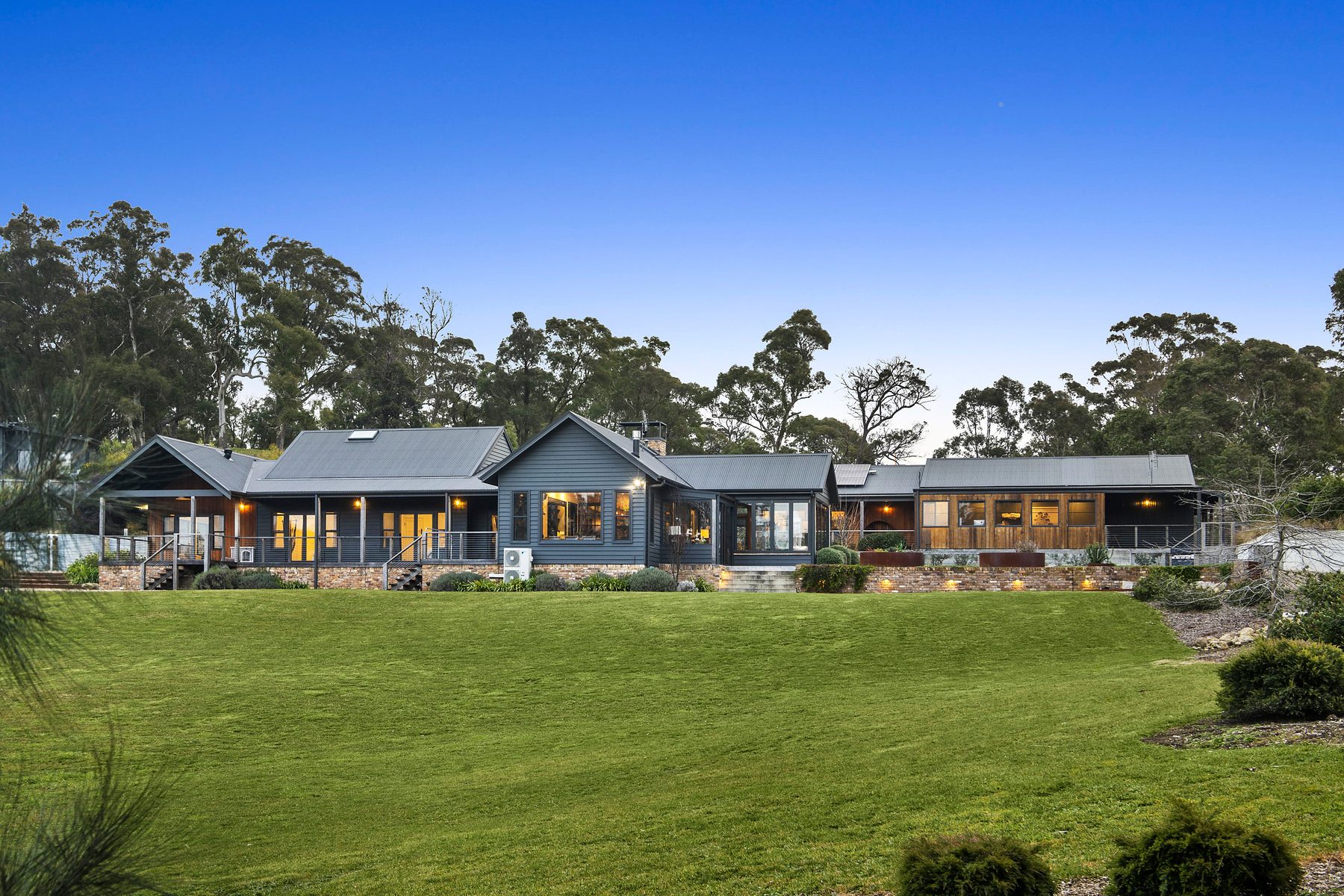  10 Bloomfield Close - 物件實景