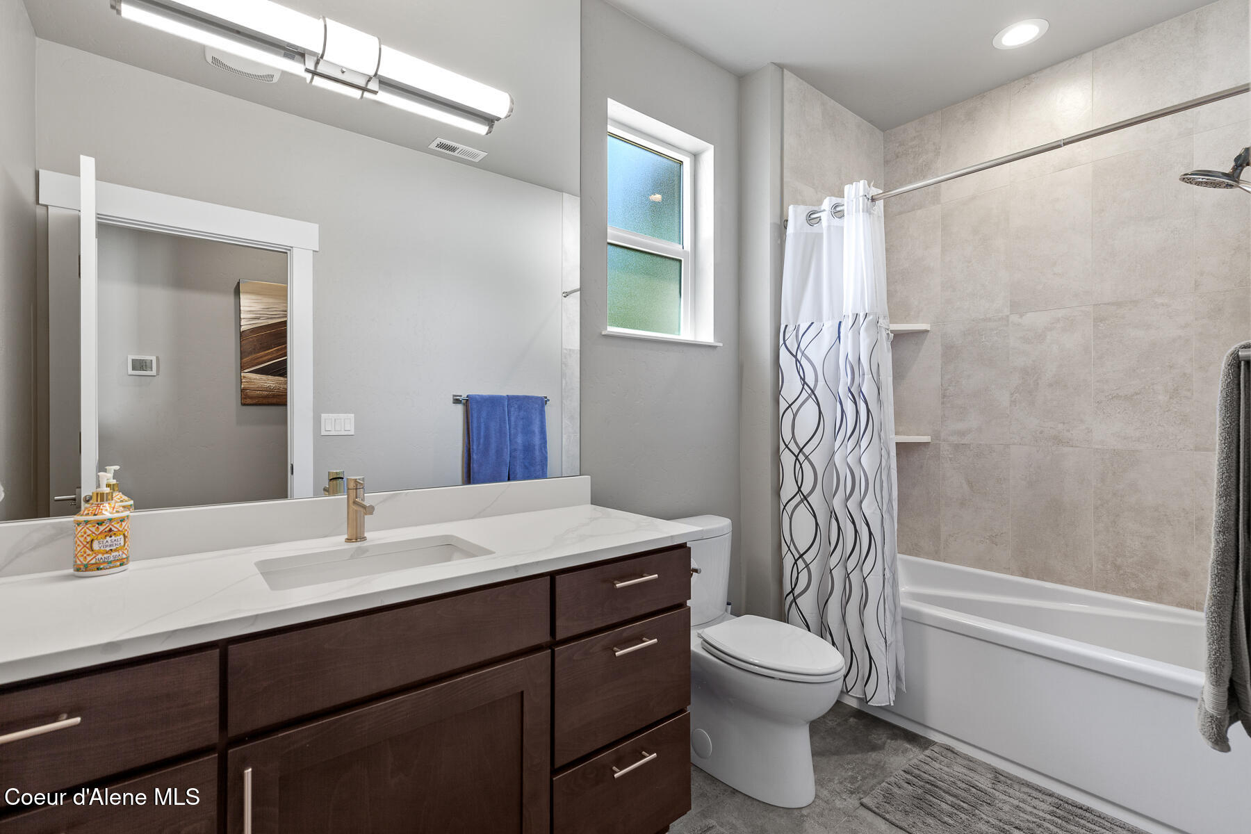 Coeur d'Alene, Idaho, 83814, United States, 4 Bedrooms Bedrooms, ,3 BathroomsBathrooms,Residential,For Sale,2035342