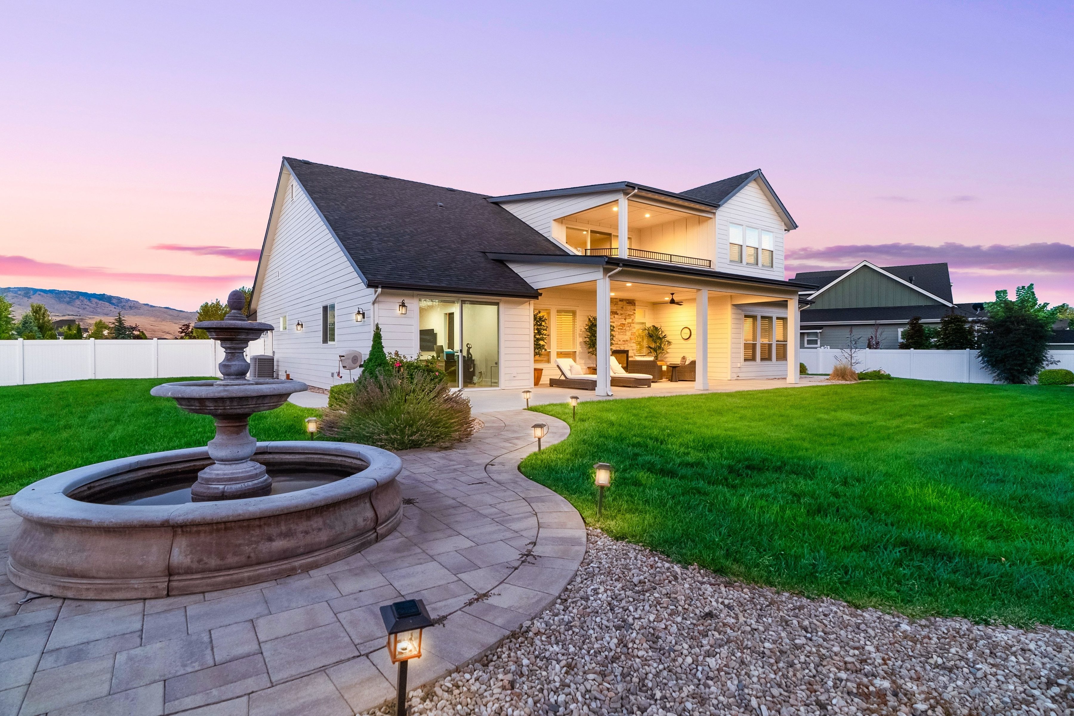  Refined Half-Acre Estate with Dual Kitchens & Open Space Backdrop - 物件實景