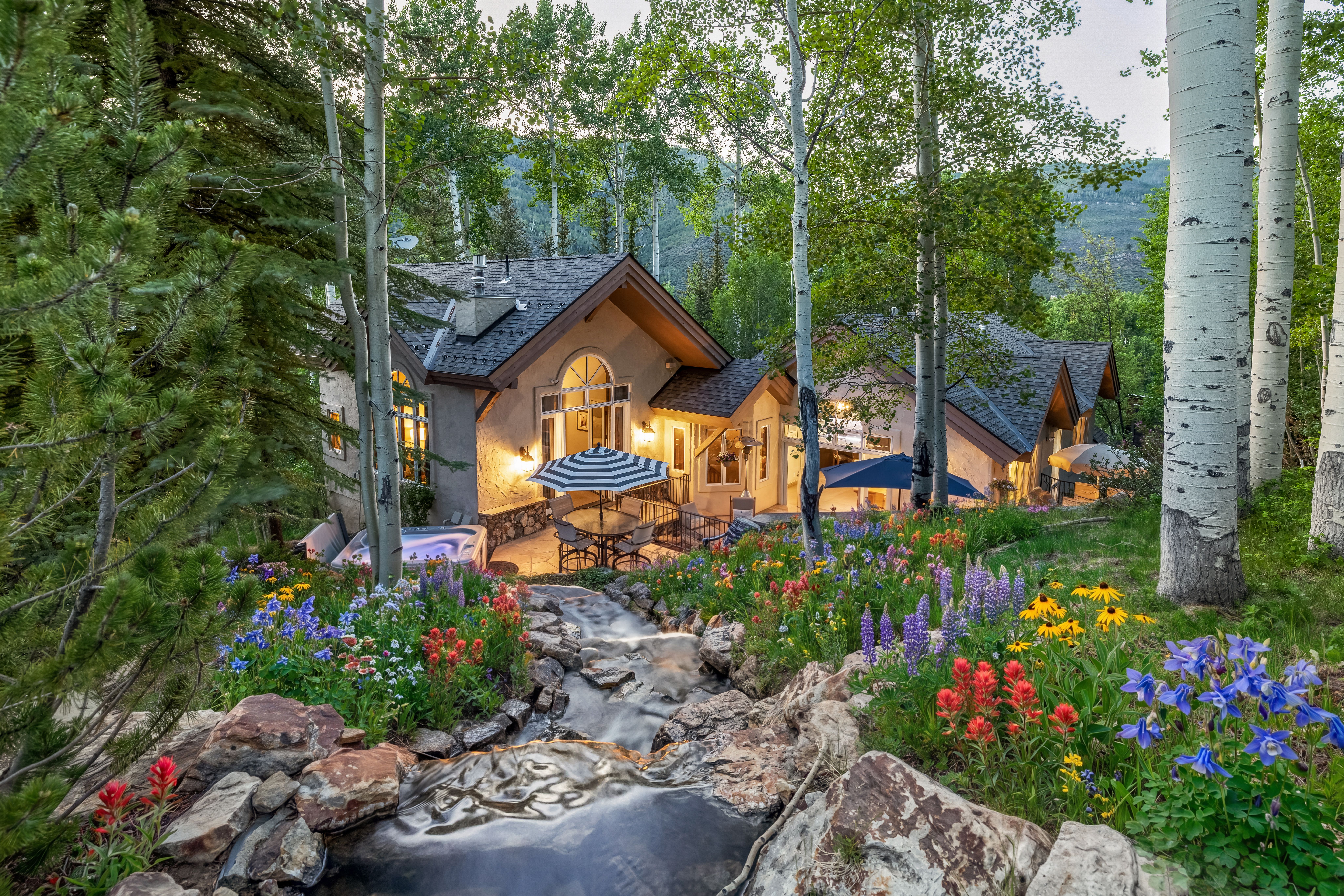  2080 Meadow Brook Drive Offers a Rare Blend of Privacy, and Mountain Living - 物件實景