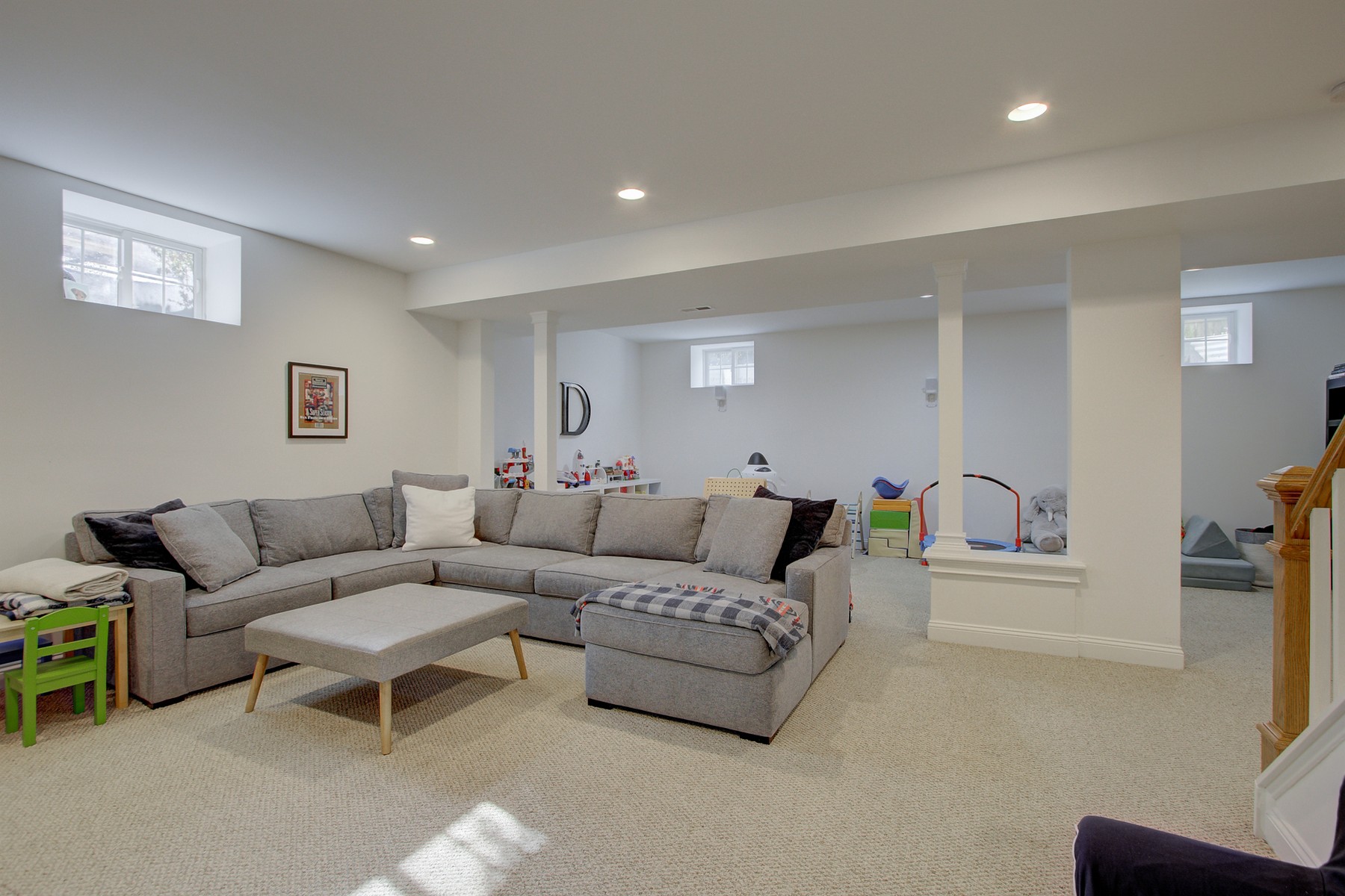  Beautifully designed home offers the perfect blend of comfort, style, - 物件實景