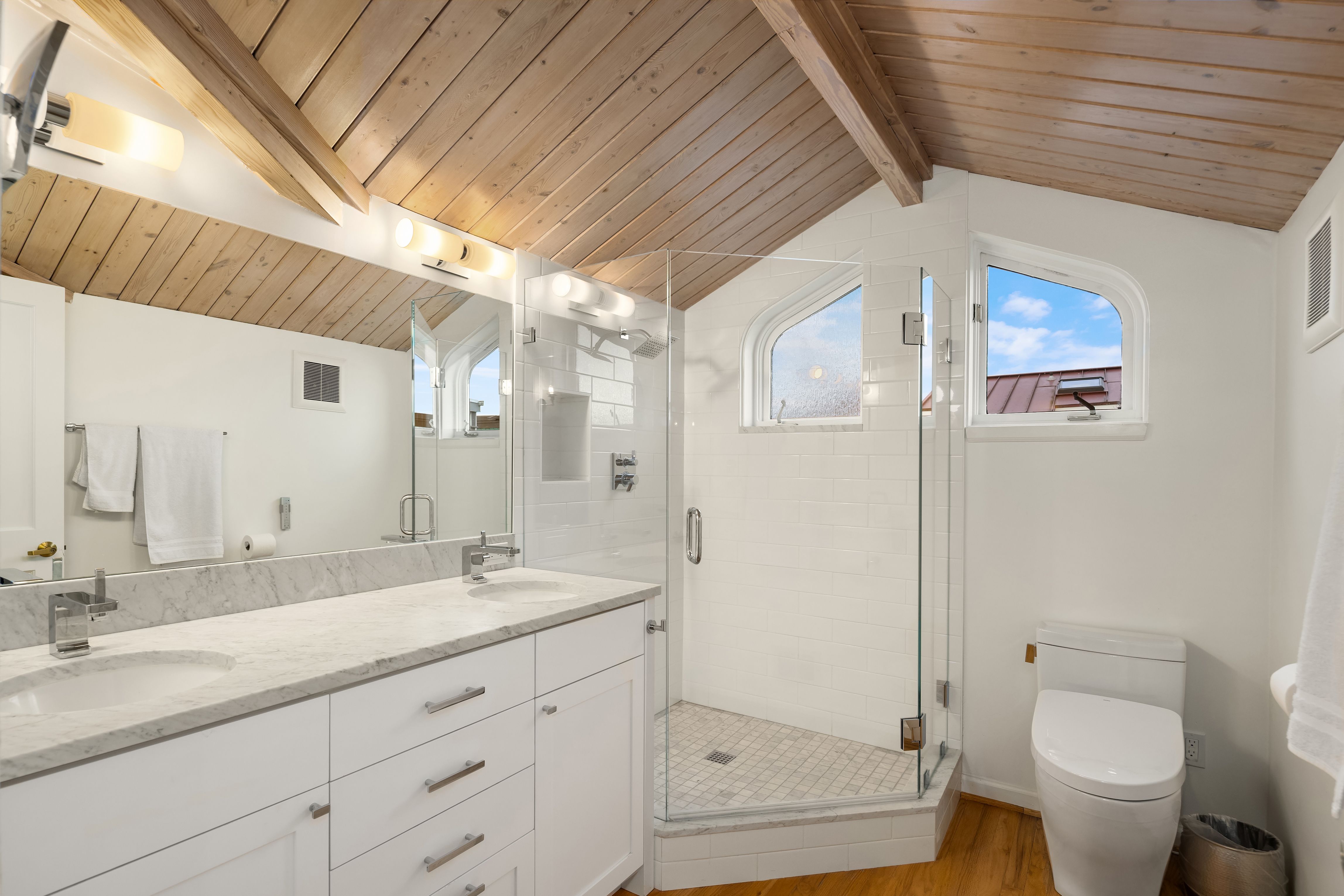  2466 Westlake Ave N #8, Seattle, WA 98109 - 物件實景