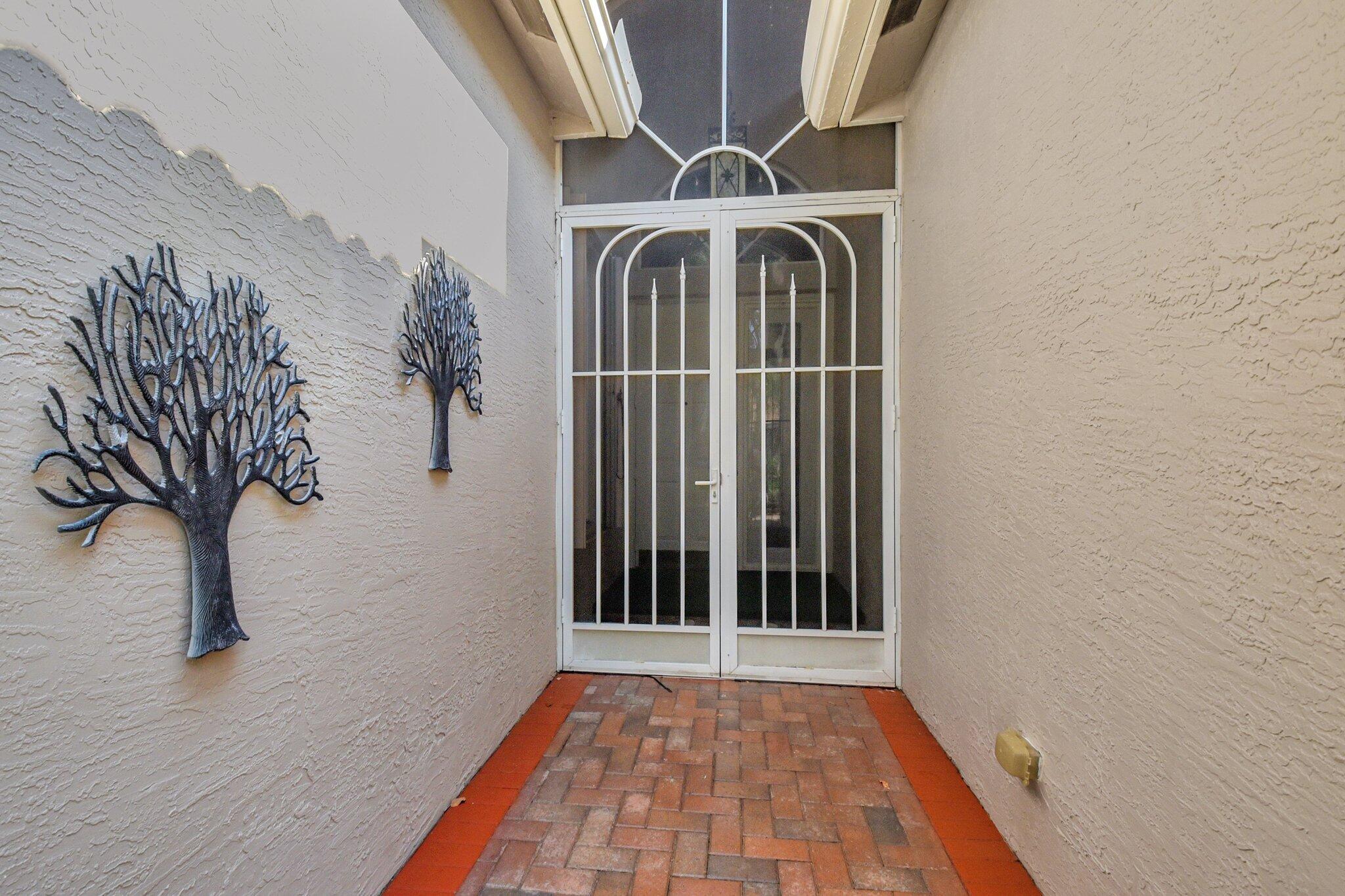 Lake Worth, Florida, 33467, United States, 4 Bedrooms Bedrooms, ,3 BathroomsBathrooms,Residential,For Sale,1829165
