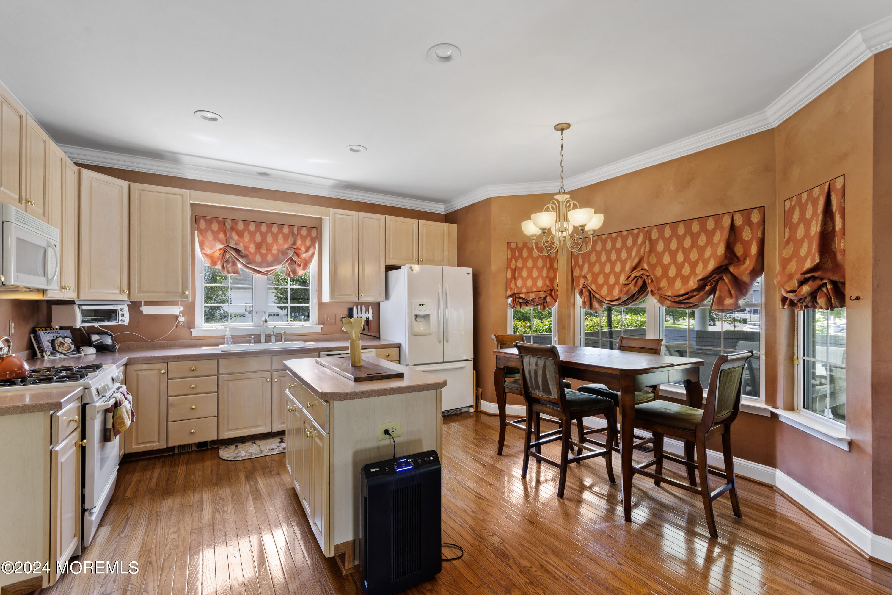 Howell, New Jersey, 07731, United States, 6 Bedrooms Bedrooms, ,3 BathroomsBathrooms,Residential,For Sale,1921817