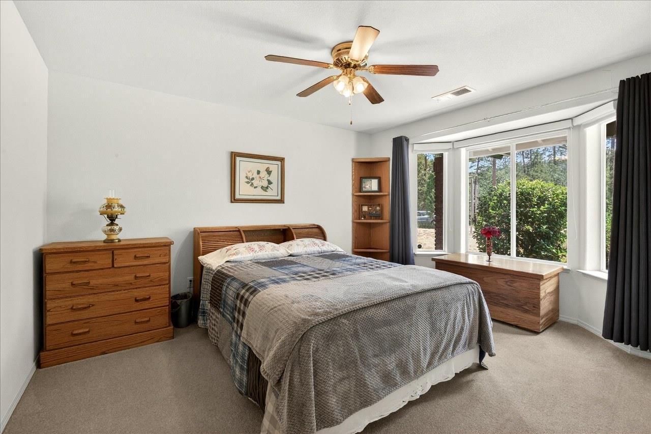 Oakhurst, California, 93644, United States, 4 Bedrooms Bedrooms, ,2 BathroomsBathrooms,Residential,For Sale,1922823
