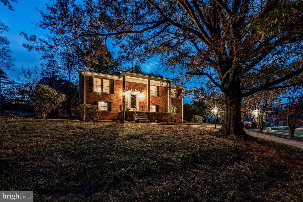 Leesburg, Virginia, 20176, United States, 6 Bedrooms Bedrooms, ,3 BathroomsBathrooms,Residential,For Sale,1979496