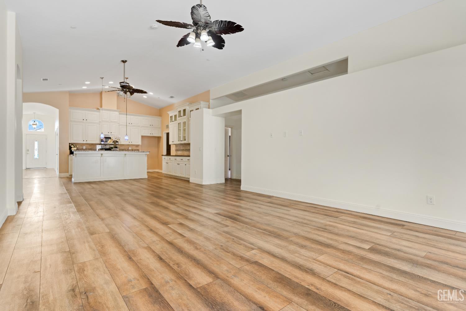 Bakersfield, California, 93311, United States, 5 Bedrooms Bedrooms, ,2 BathroomsBathrooms,Residential,For Sale,1985071