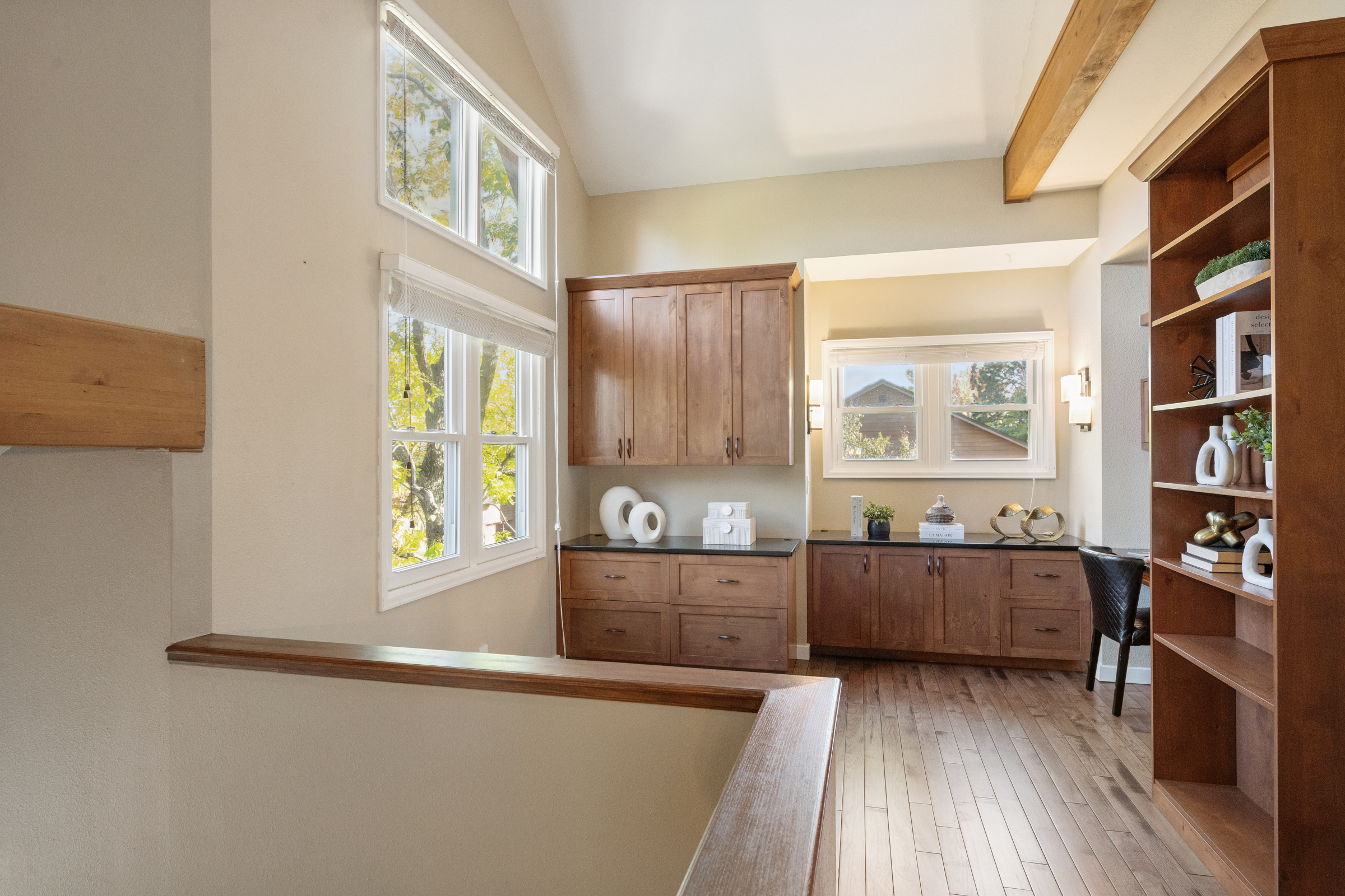  Beautifully Updated and Meticulously Maintained Home - 物件實景
