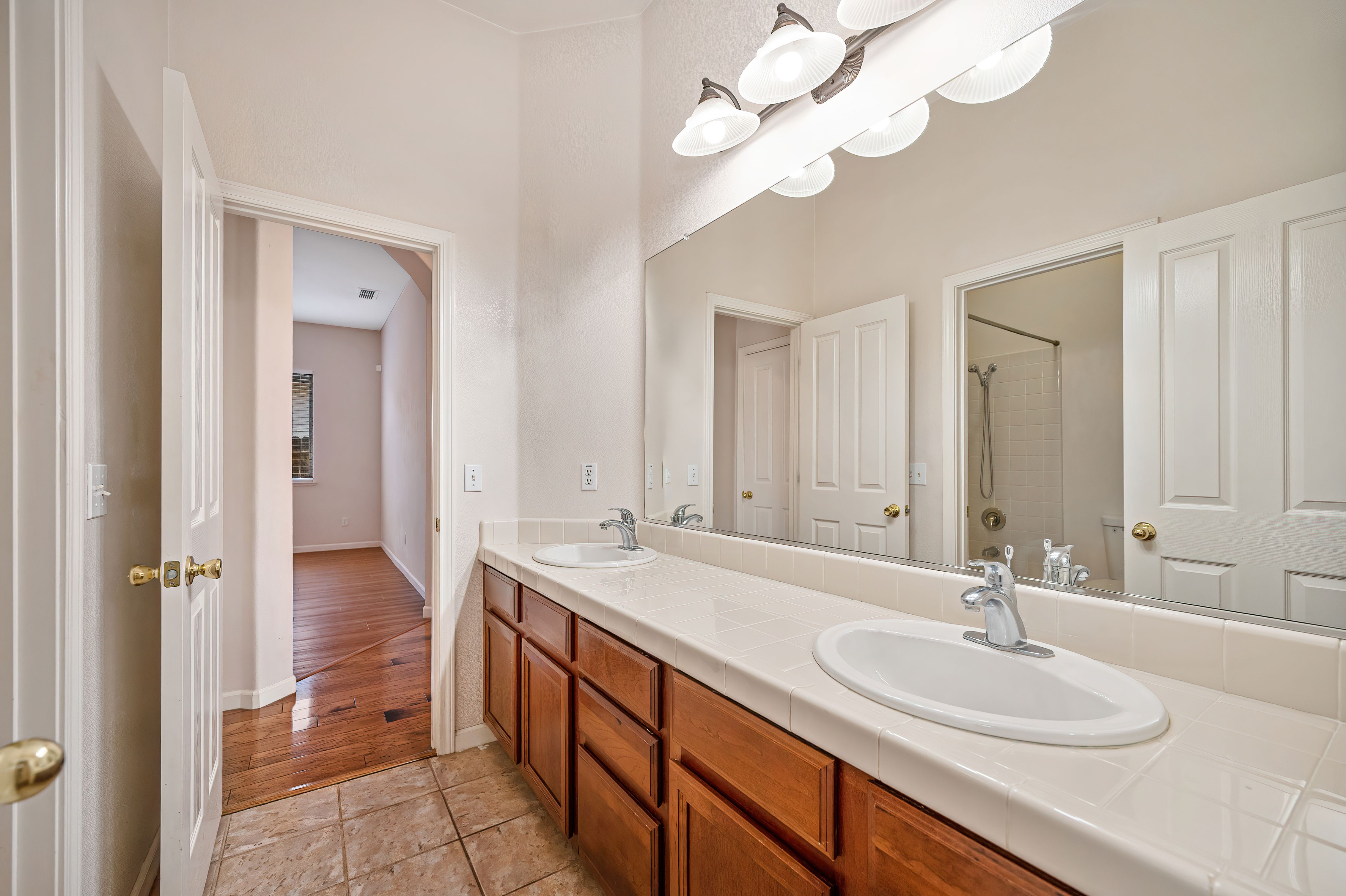  9729 Marbella Court, Elk Grove, CA 95624 - 物件實景