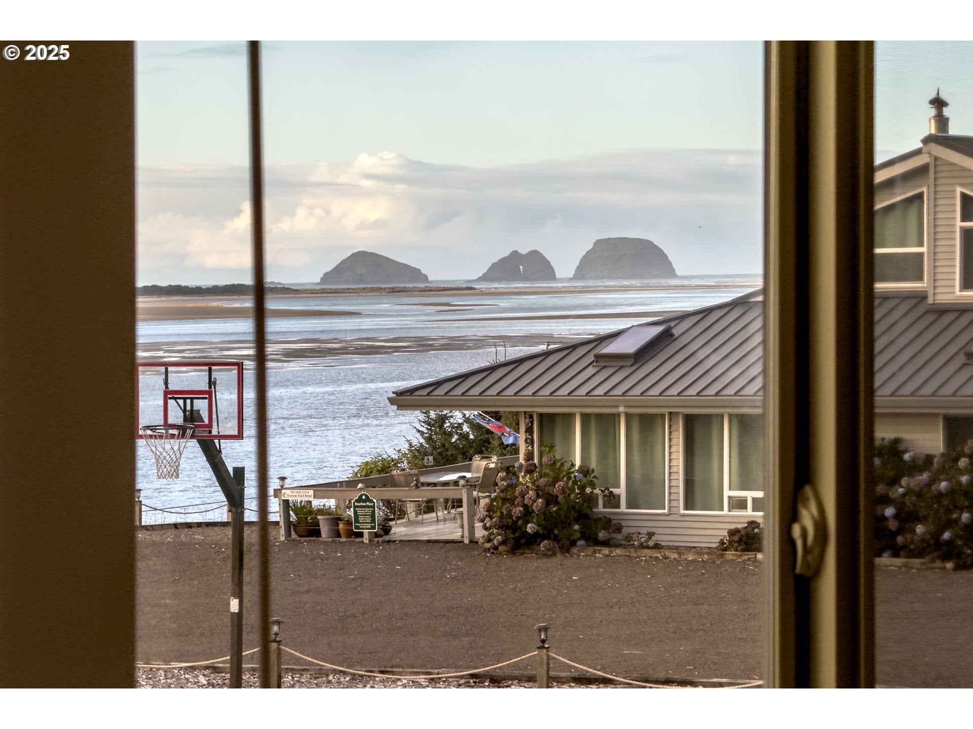 Tillamook, Oregon, 97141, United States, 3 Bedrooms Bedrooms, ,4 BathroomsBathrooms,Residential,For Sale,1998230