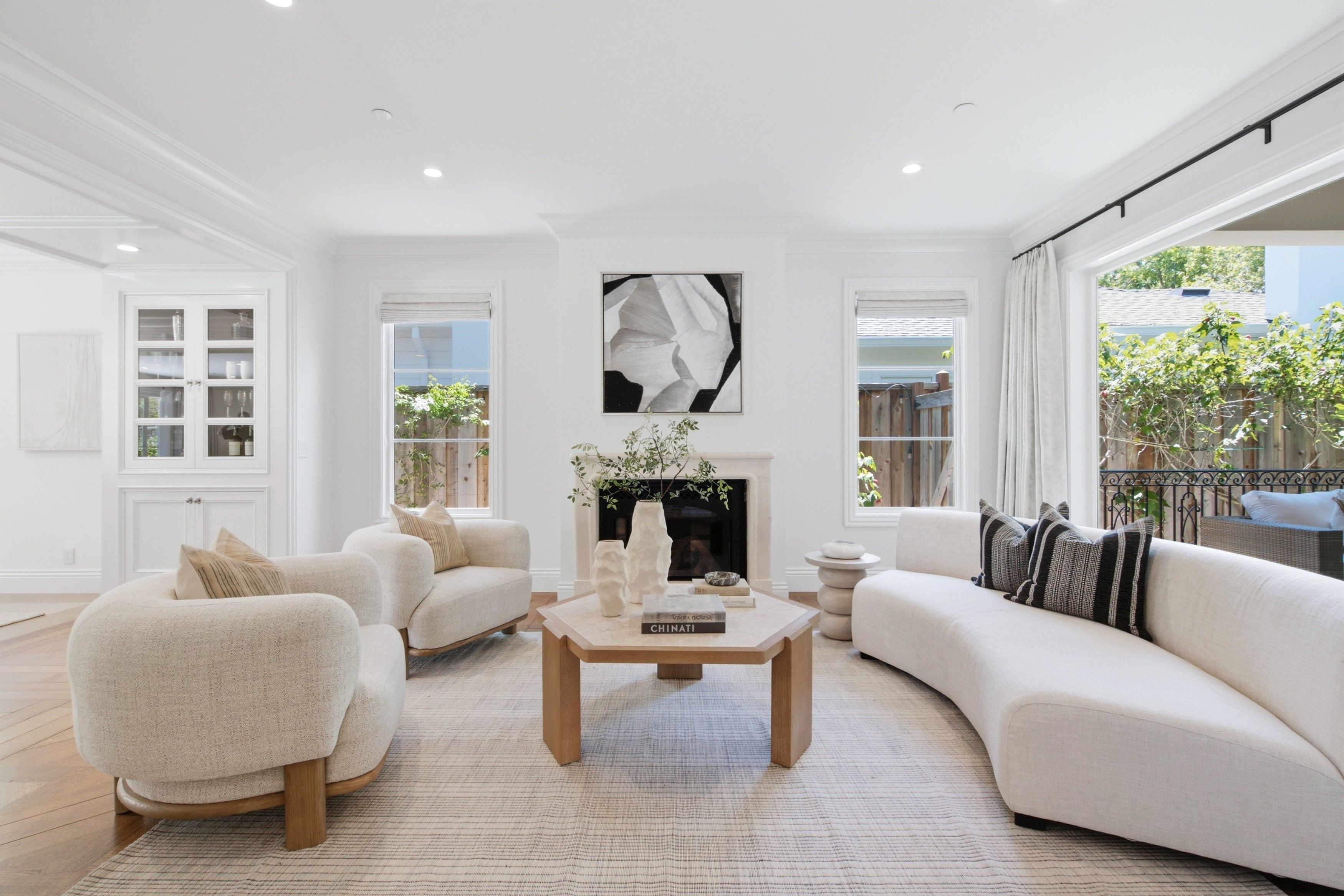  Beautifully Remodeled with Designer Finishes - 物件實景