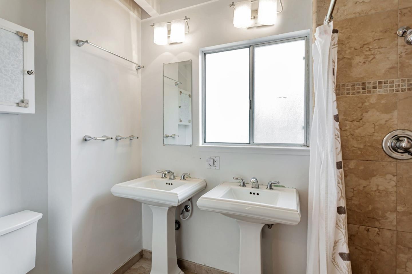 Salinas, California, 93908, United States, 5 Bedrooms Bedrooms, ,4 BathroomsBathrooms,Residential,For Sale,1901072