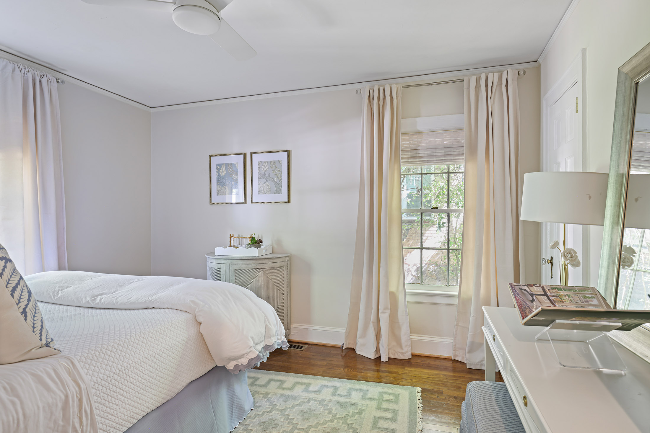  Charming Cottage in the Heart of Sought-after Peachtree Hills - 物件實景