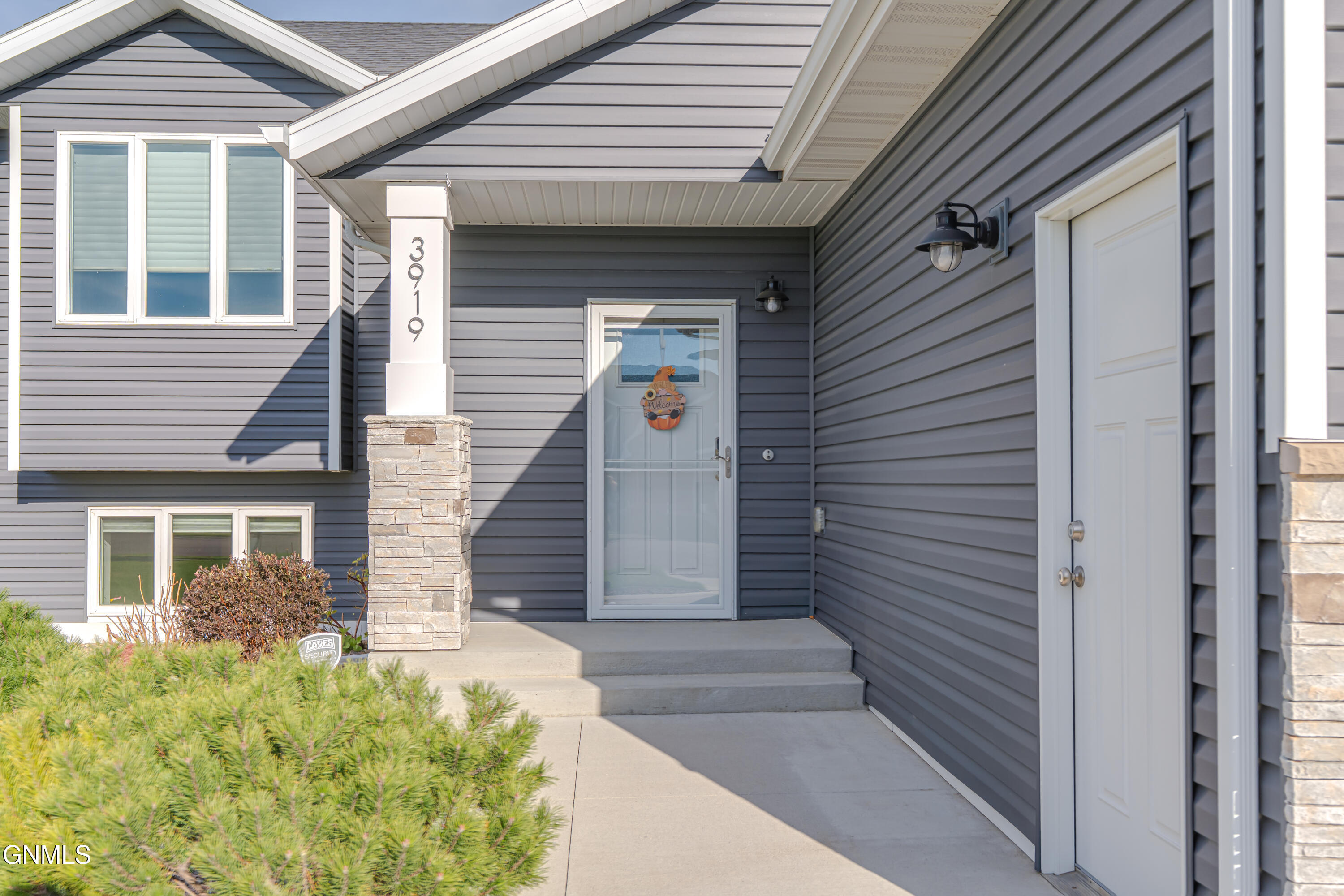 Bismarck, North Dakota, 58504, United States, 5 Bedrooms Bedrooms, ,2 BathroomsBathrooms,Residential,For Sale,1986096