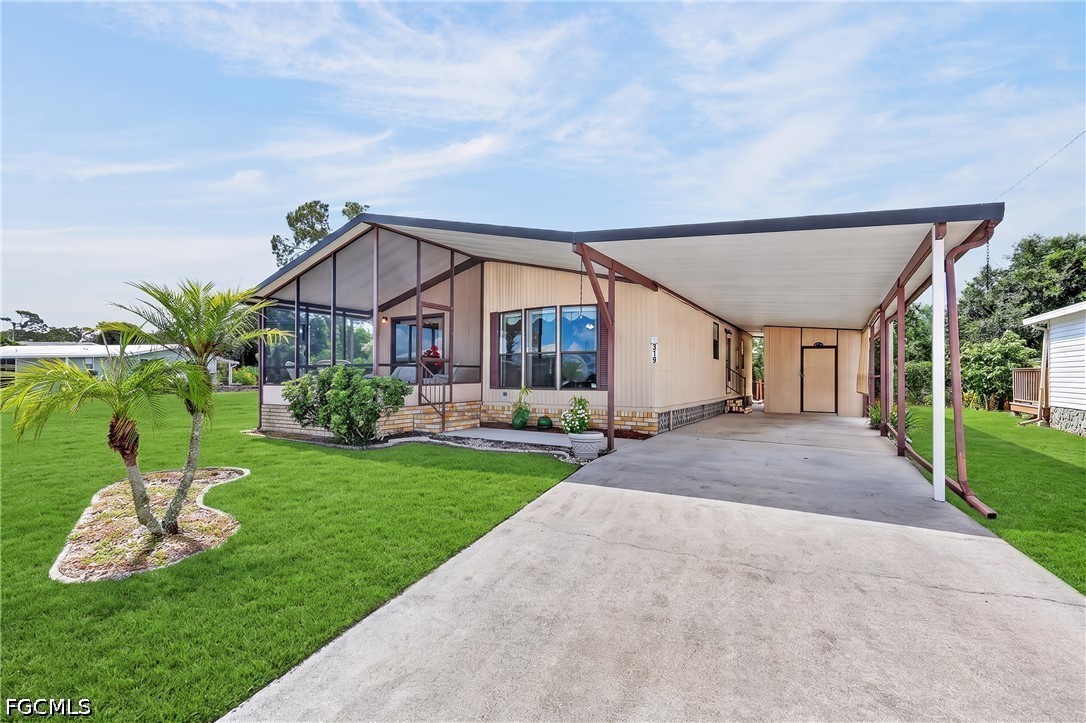Shrub Ln, North Fort Myers, FL 33917