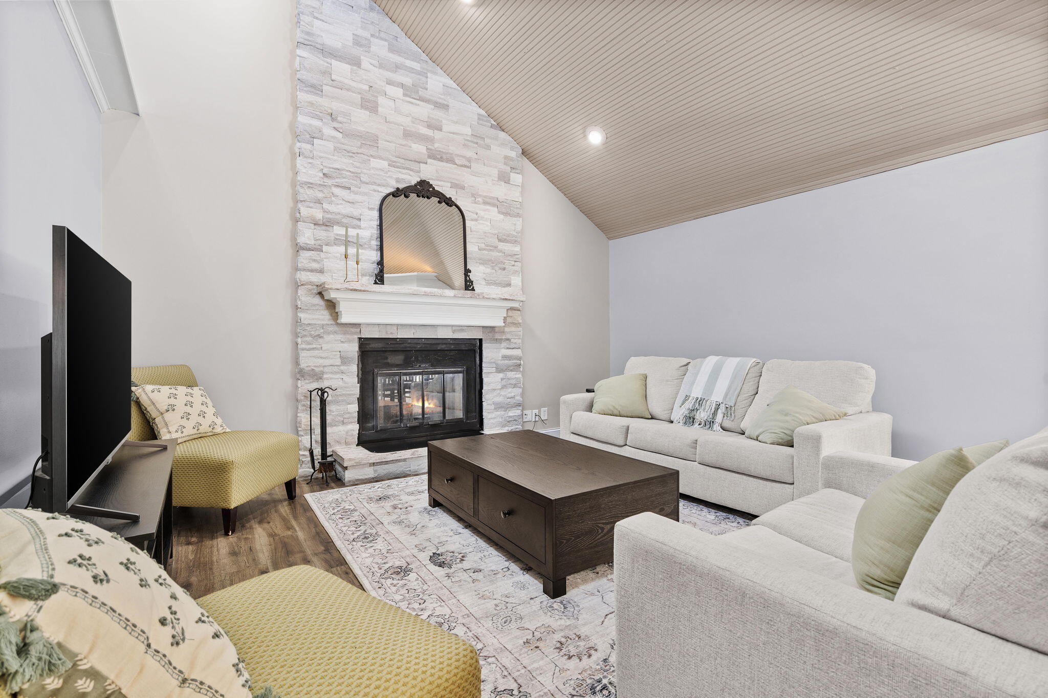 Holland, Michigan, 49423, United States, 5 Bedrooms Bedrooms, ,4 BathroomsBathrooms,Residential,For Sale,1982787