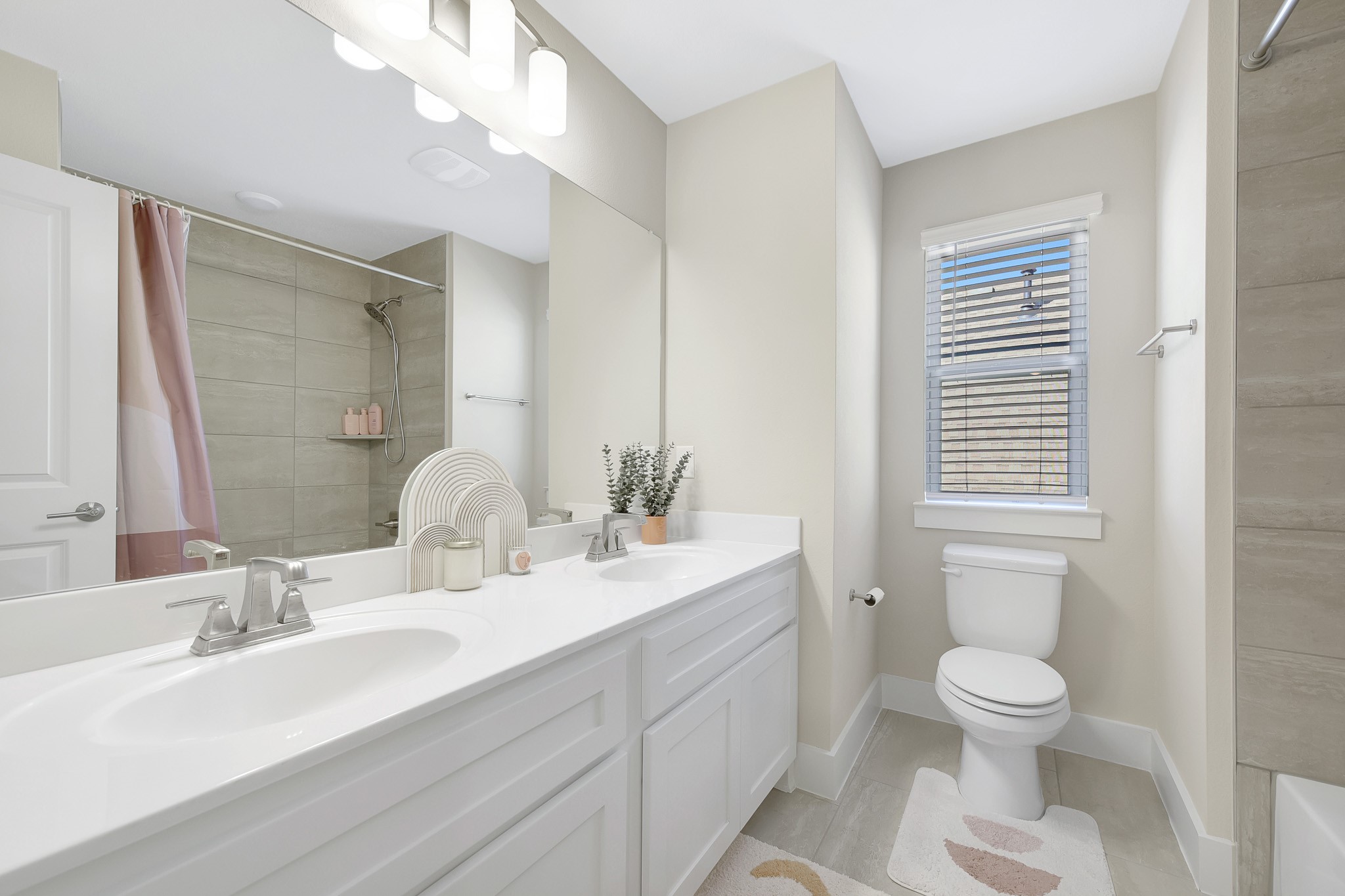 Mesquite, Texas, 75181, United States, 4 Bedrooms Bedrooms, ,3 BathroomsBathrooms,Residential,For Sale,1962301