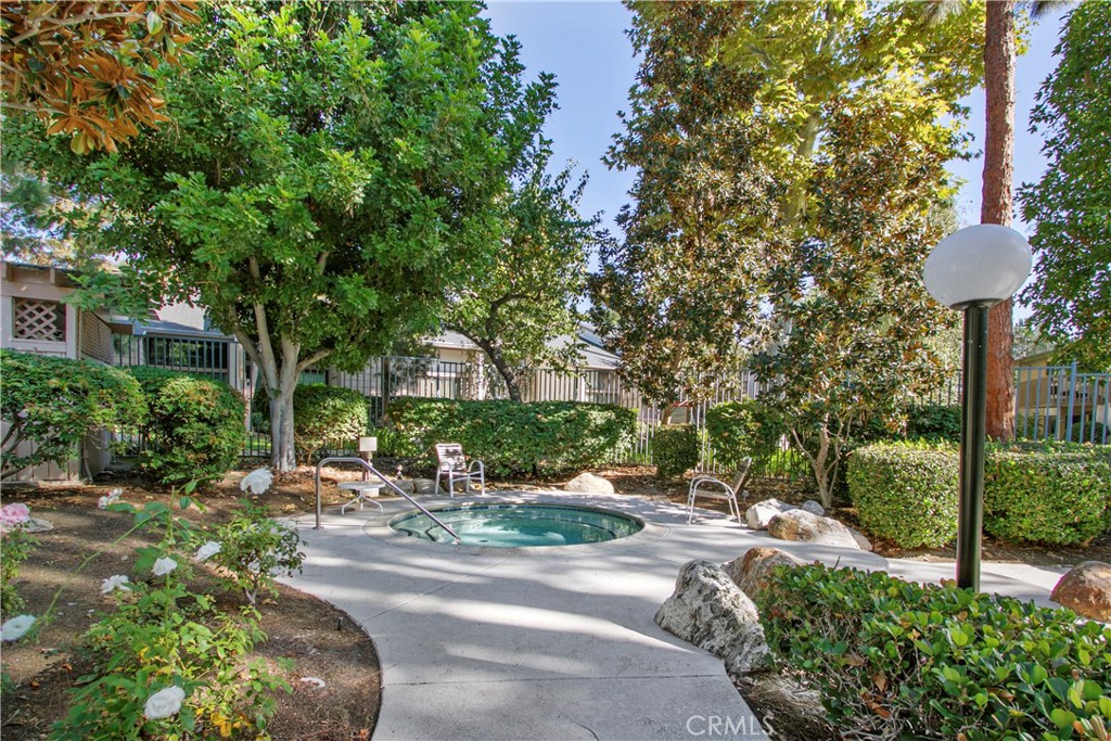 Laguna Hills, California, 92656, United States, 2 Bedrooms Bedrooms, ,2 BathroomsBathrooms,Residential,For Sale,1988360