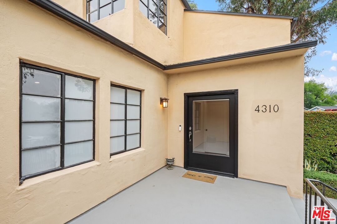 Los Angeles, California, 90027, United States, 4 Bedrooms Bedrooms, ,4 BathroomsBathrooms,Residential,For Sale,1898914