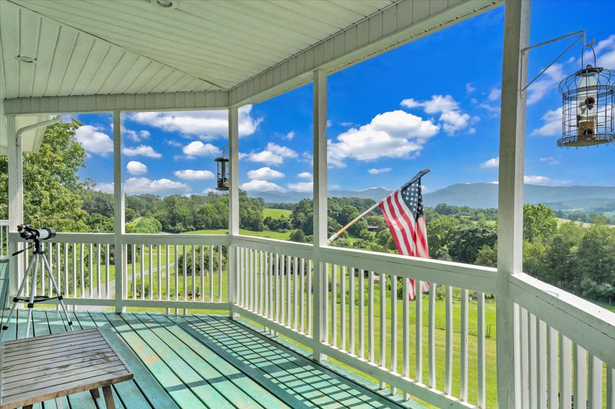 Buchanan, Virginia, 24066, United States, 5 Bedrooms Bedrooms, ,4 BathroomsBathrooms,Residential,For Sale,1900741