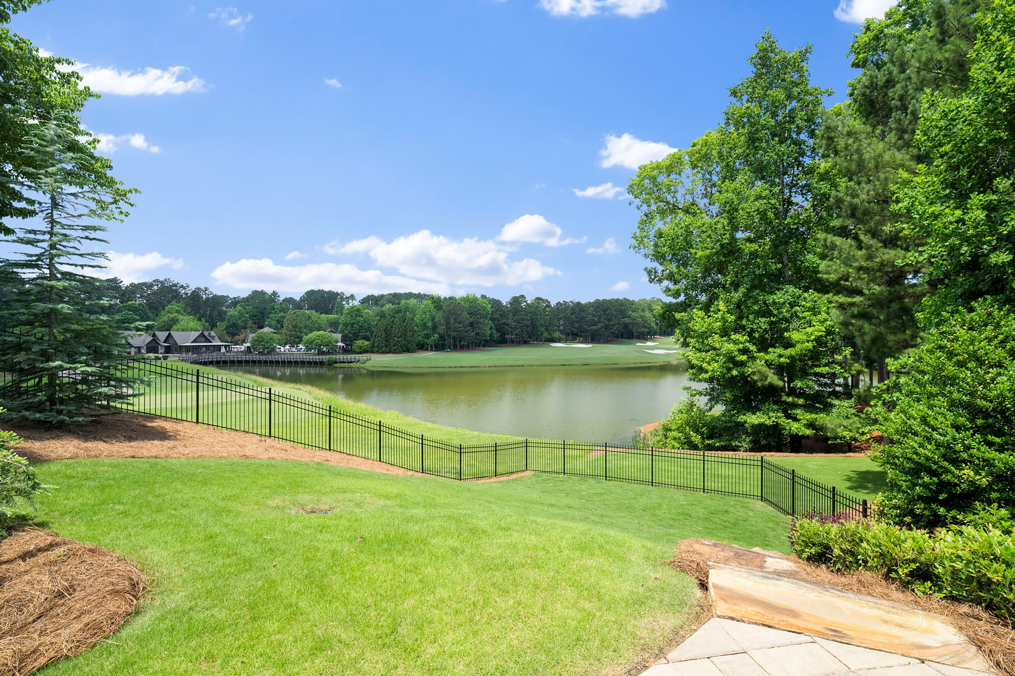  Extraordinary European Manor on Picturesque Cul-de-sac with Lake and Golf Views - 物件實景