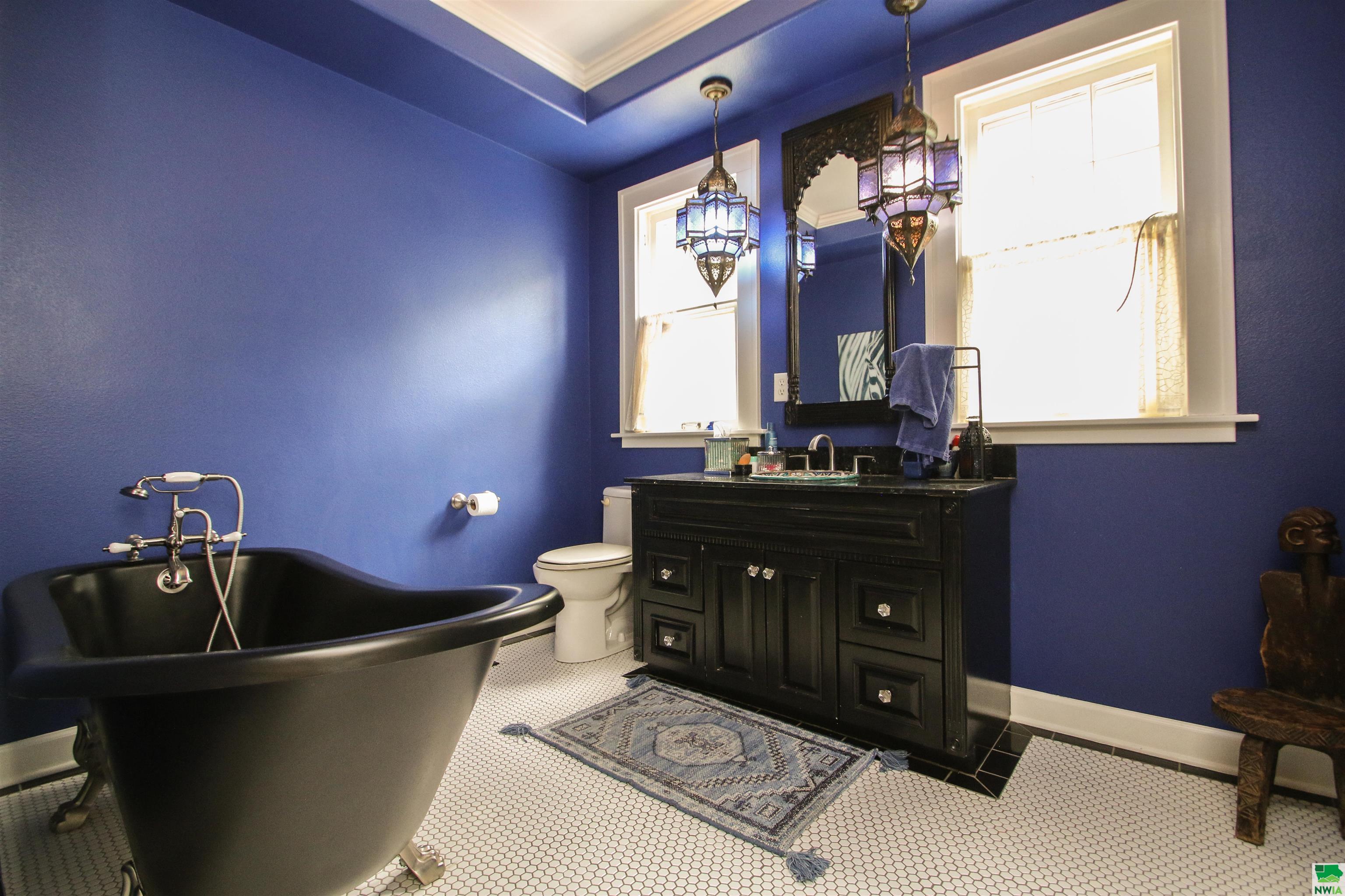 Sioux City, Iowa, 51103, United States, 5 Bedrooms Bedrooms, ,3 BathroomsBathrooms,Residential,For Sale,1824079