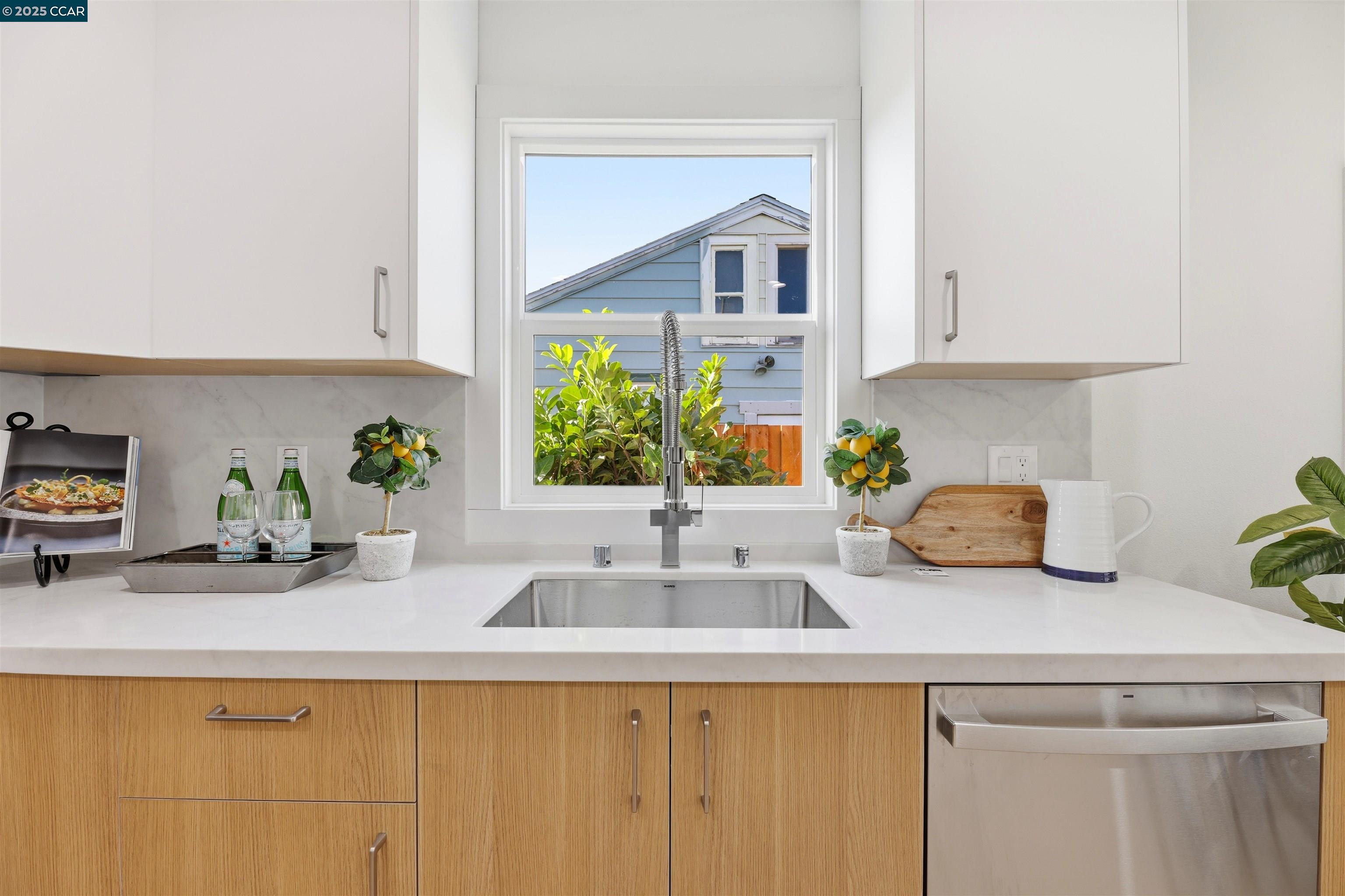 San Pablo, California, 94806, United States, 3 Bedrooms Bedrooms, ,1 BathroomBathrooms,Residential,For Sale,2003031