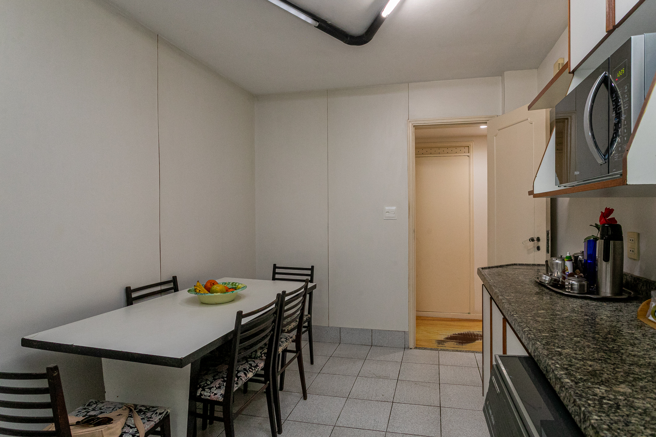  Apartment with Green Views on Rua Redentor - 物件實景