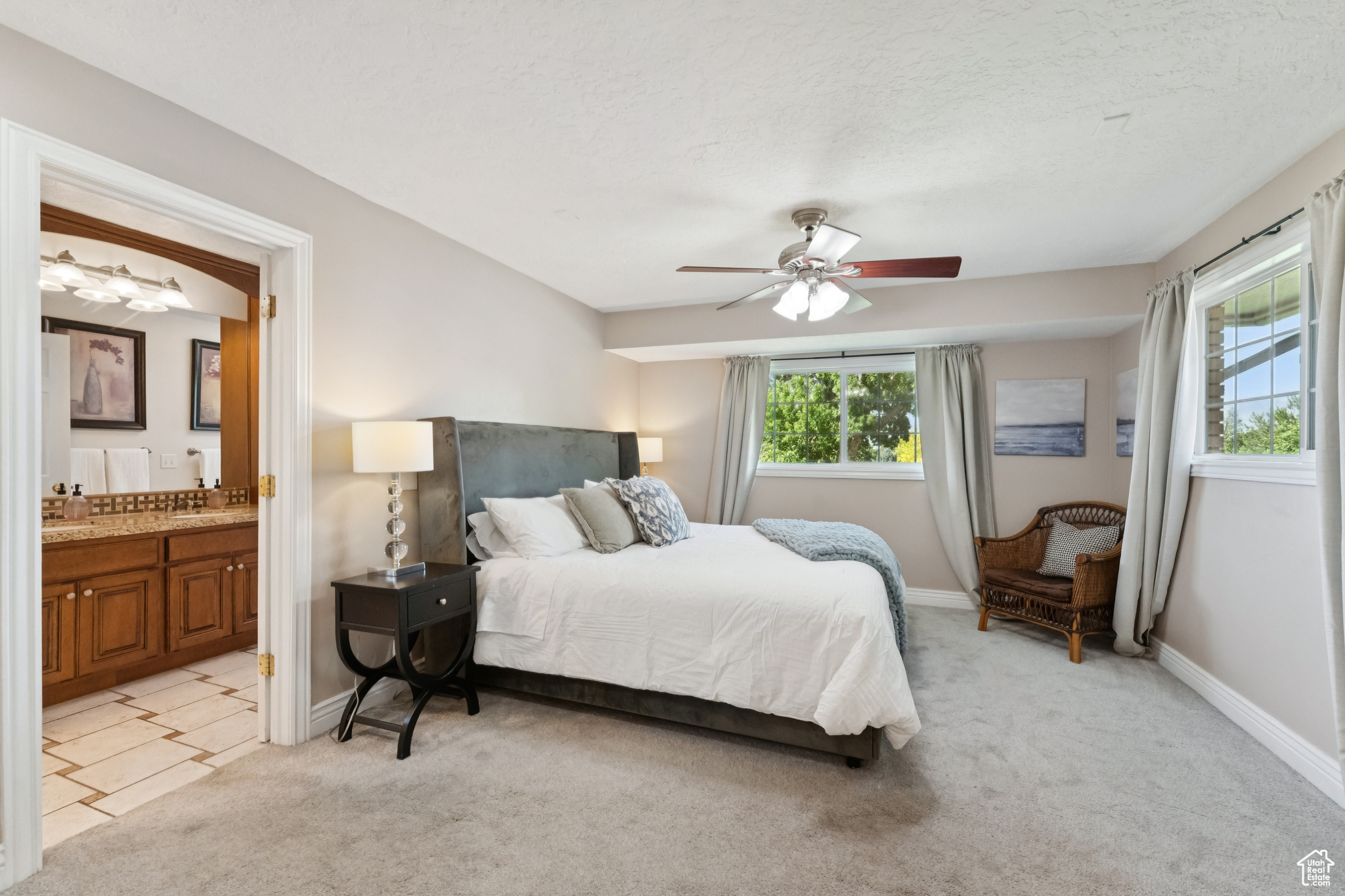 Draper, Utah, 84020, United States, 6 Bedrooms Bedrooms, ,4 BathroomsBathrooms,Residential,For Sale,1848551