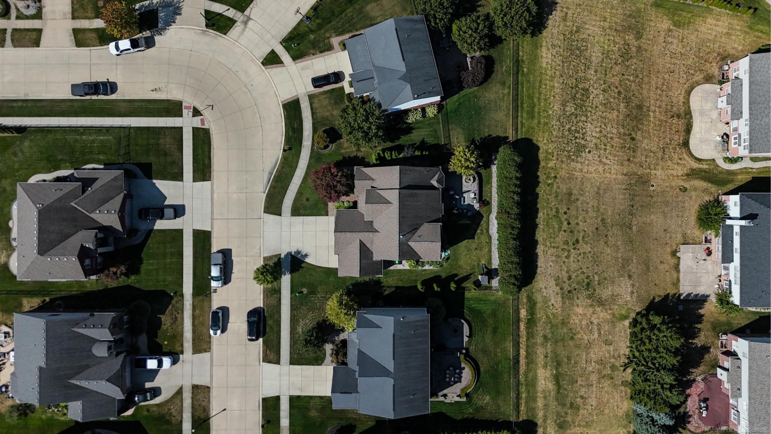 Macomb, Michigan, 48044, United States, 4 Bedrooms Bedrooms, ,3 BathroomsBathrooms,Residential,For Sale,1983565