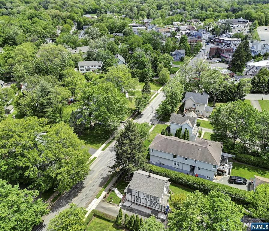 Allendale, New Jersey, 07401, United States, 2 Bedrooms Bedrooms, ,2 BathroomsBathrooms,Residential,For Sale,1829462