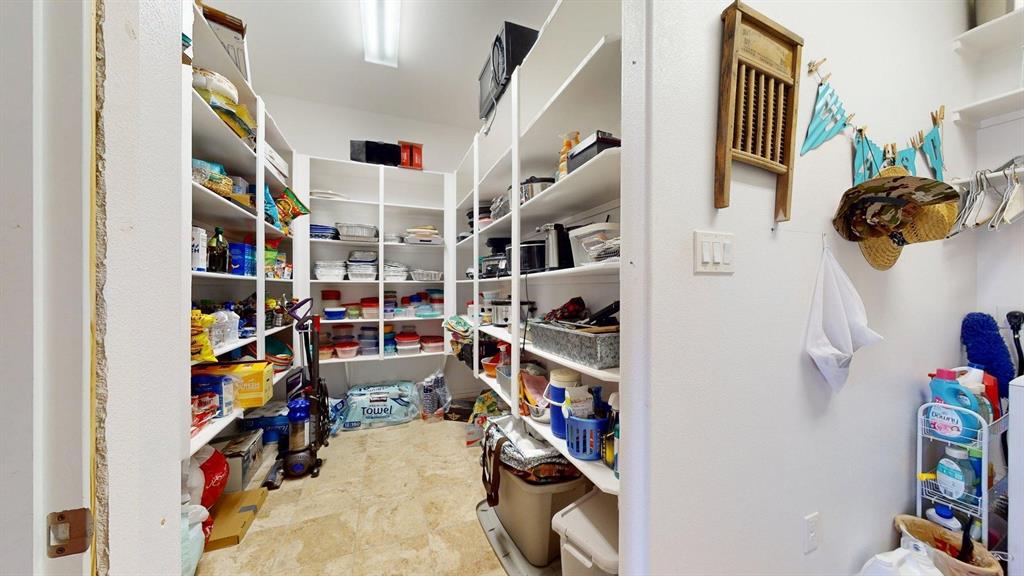 Forney, Texas, 75126, United States, 6 Bedrooms Bedrooms, ,6 BathroomsBathrooms,Residential,For Sale,1991936