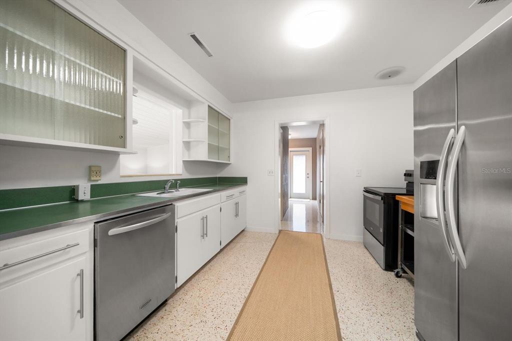 Belleair, Florida, 33756, United States, 2 Bedrooms Bedrooms, ,2 BathroomsBathrooms,Residential,For Sale,1988063