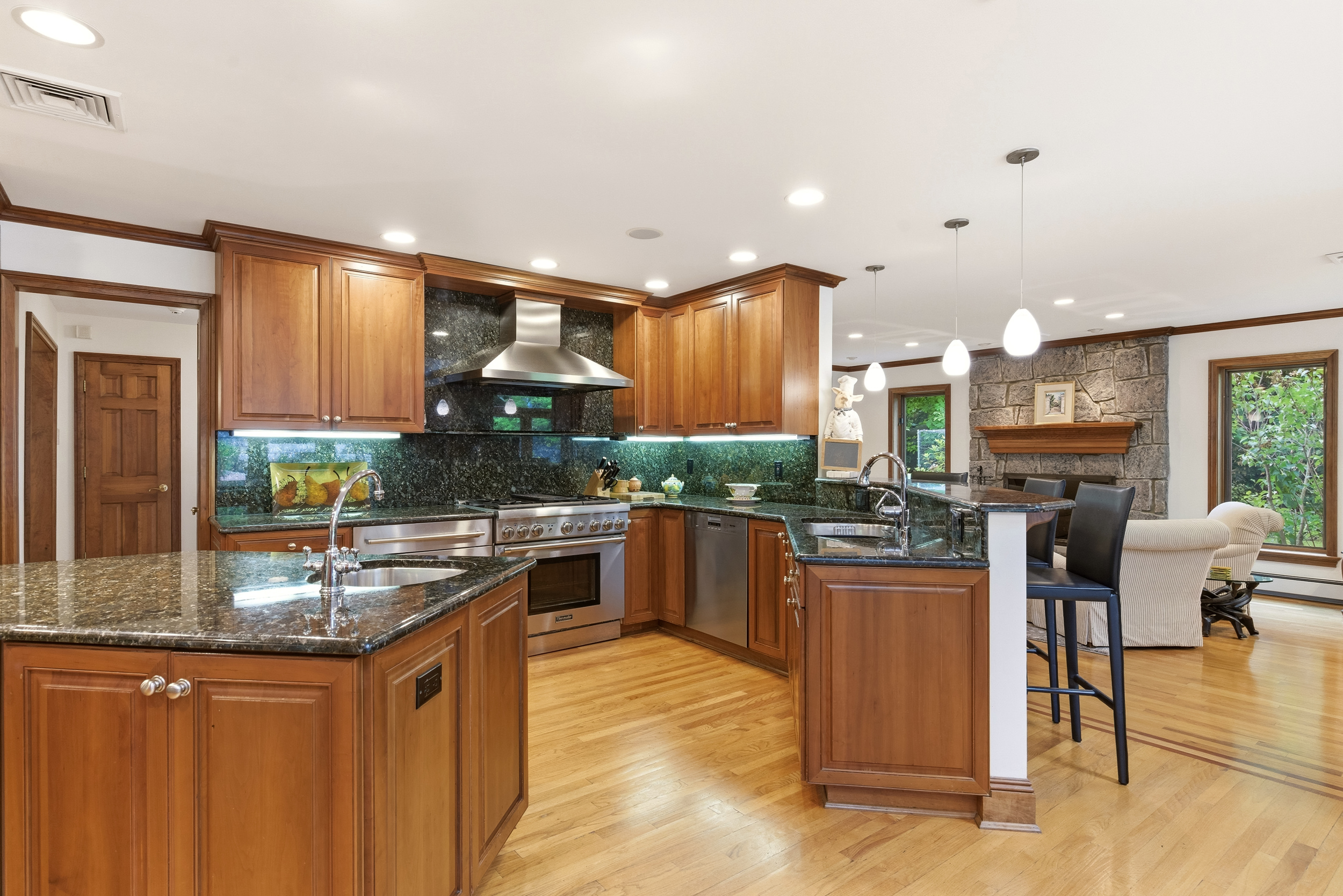  17 Holden Lane, Bayville, NY, 11709 - 物件實景